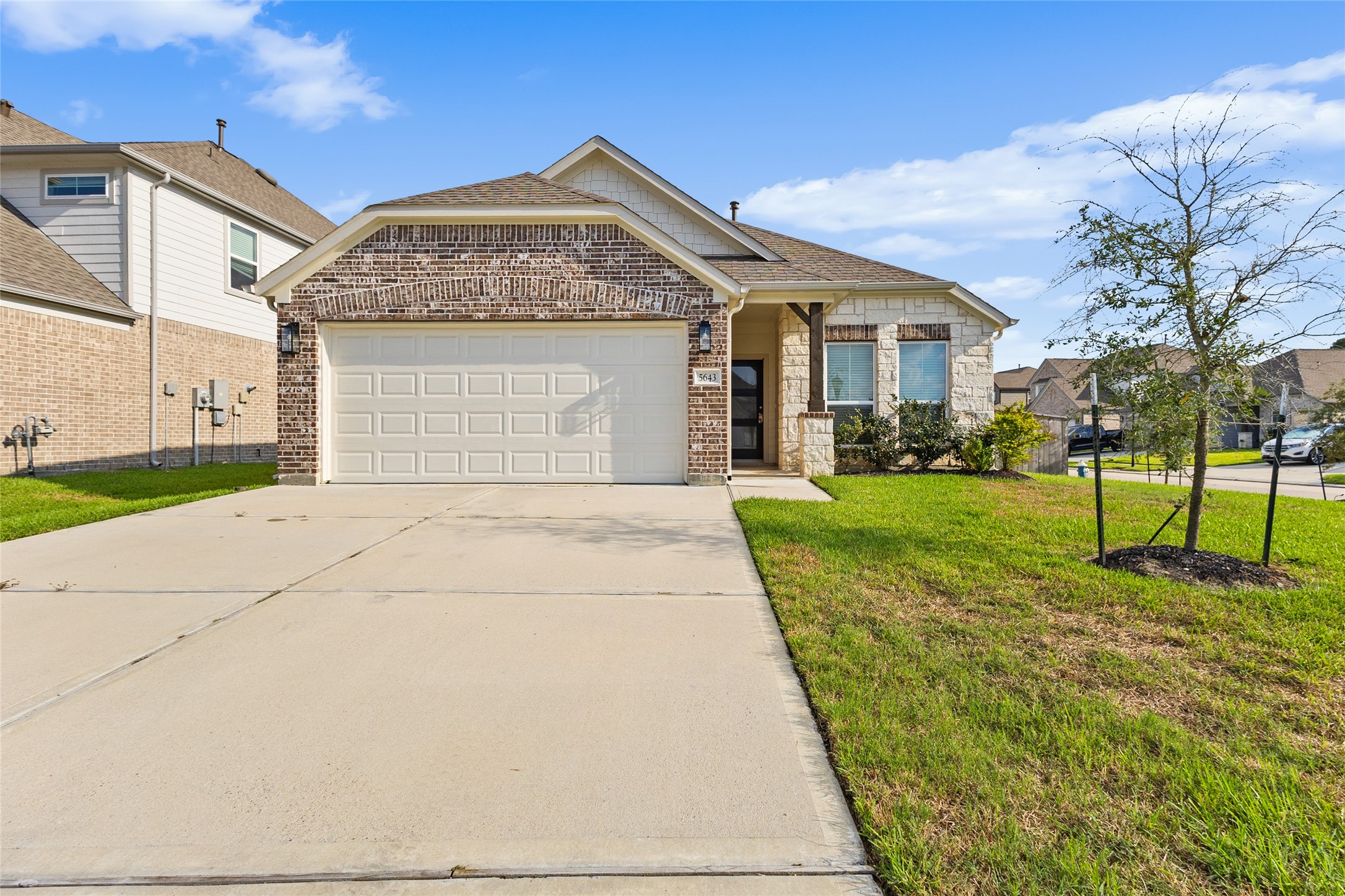 5643 Silverleaf Oak Lane Property Photo 13