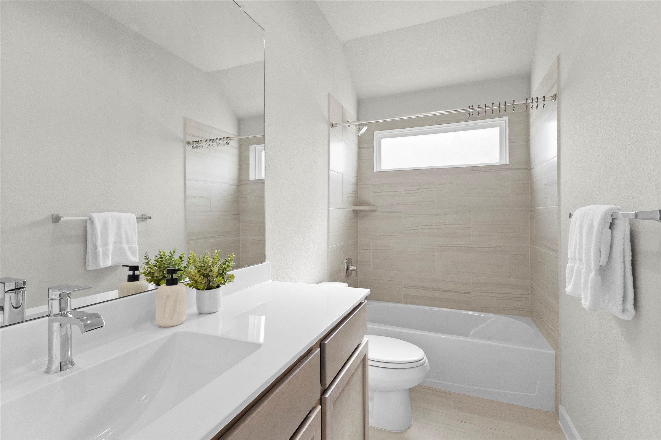 5643 Silverleaf Oak Lane Property Photo 18