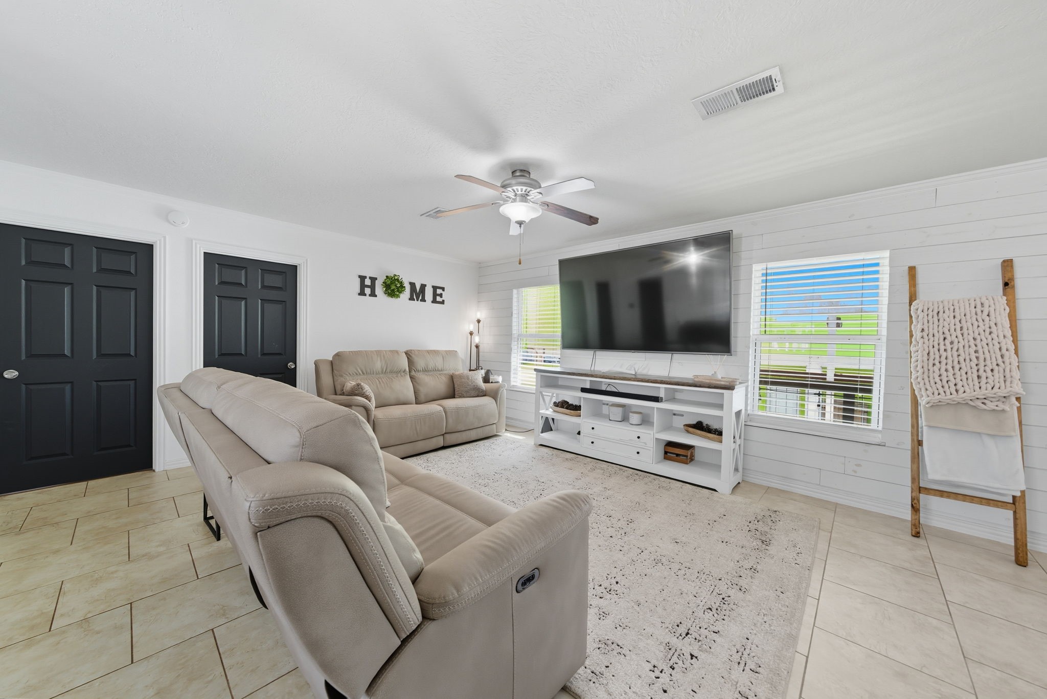 439 Pompano Street Property Photo 7