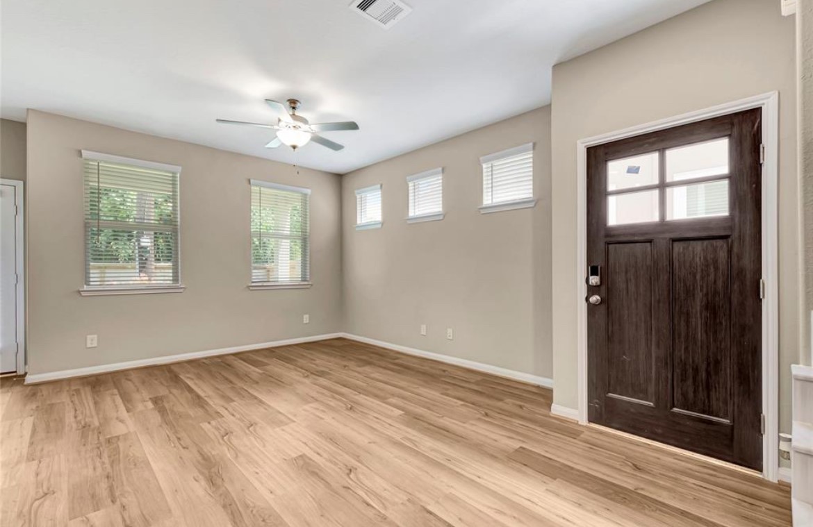 16104 Oregon Oak Drive Property Photo 7