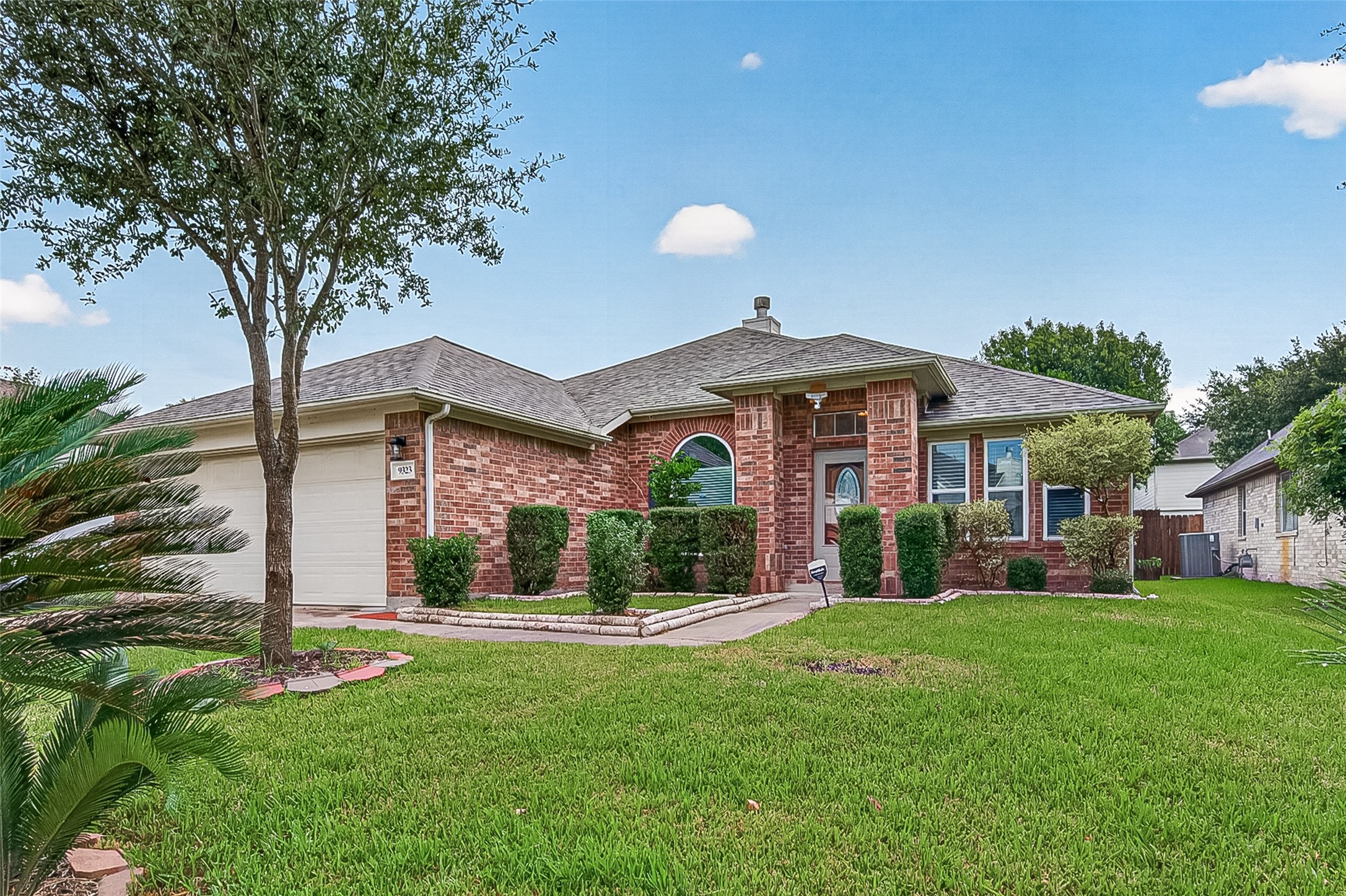 9323 Eaglewood Shadow Court Property Photo 1