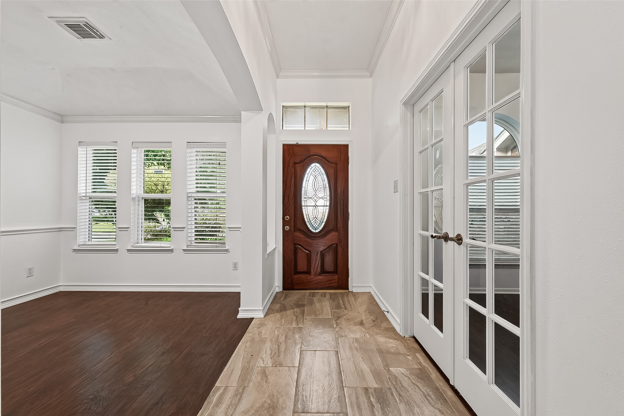 9323 Eaglewood Shadow Court Property Photo 2