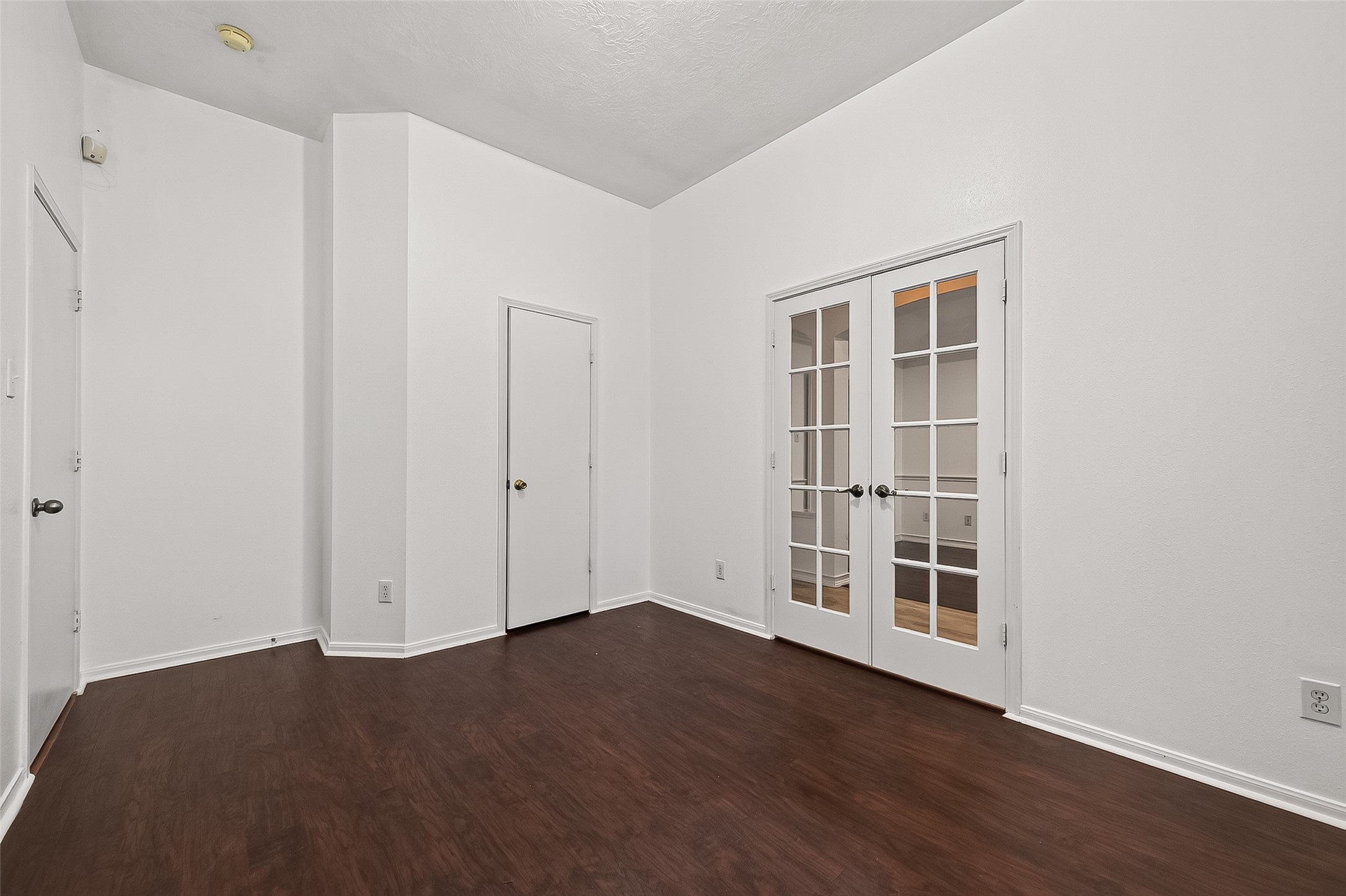 9323 Eaglewood Shadow Court Property Photo 3