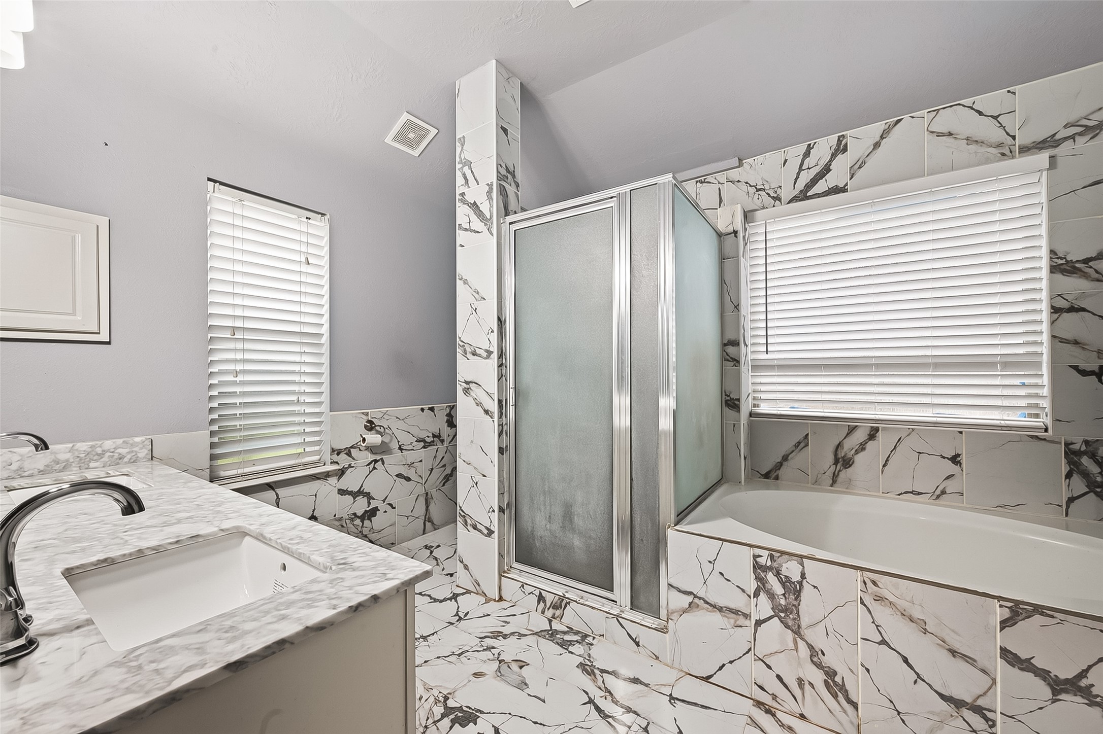 9323 Eaglewood Shadow Court Property Photo 6