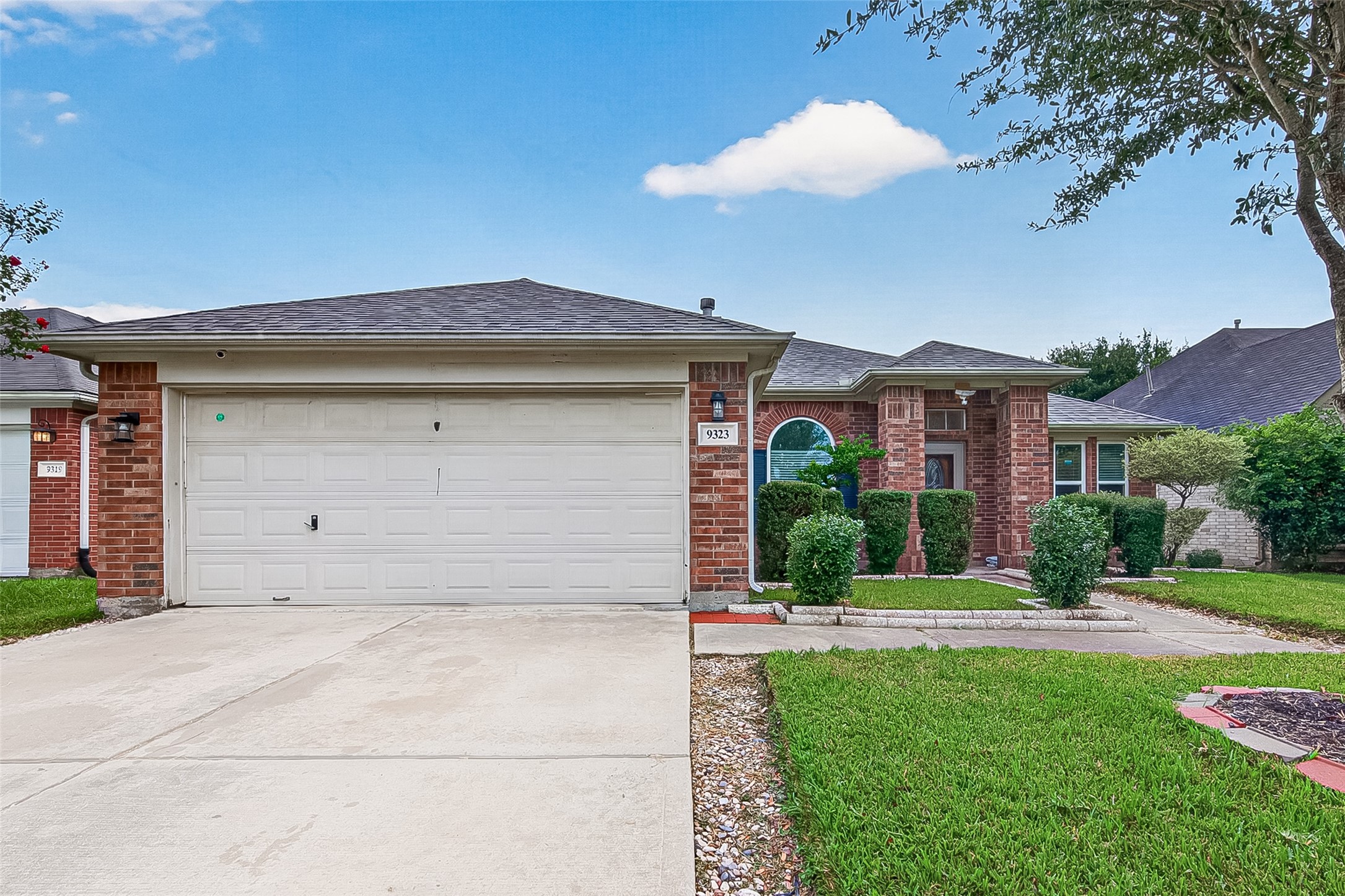 9323 Eaglewood Shadow Court Property Photo 10