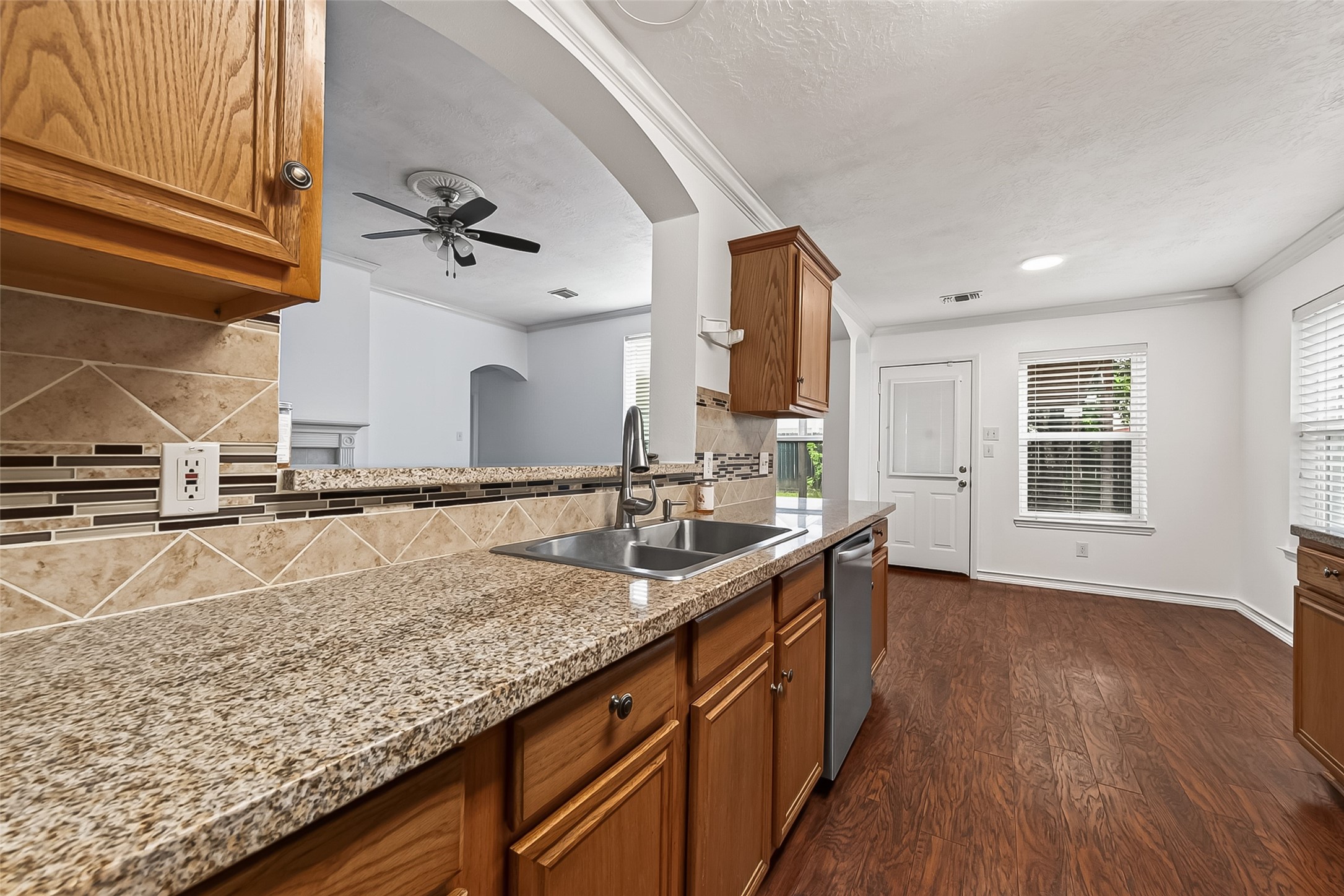 9323 Eaglewood Shadow Court Property Photo 17