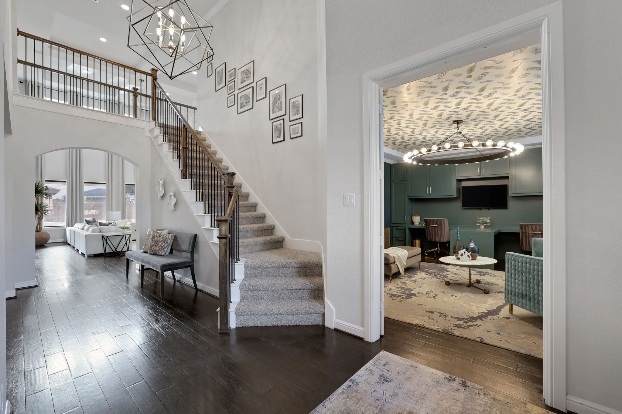11814 White Flint Lane Property Photo 4