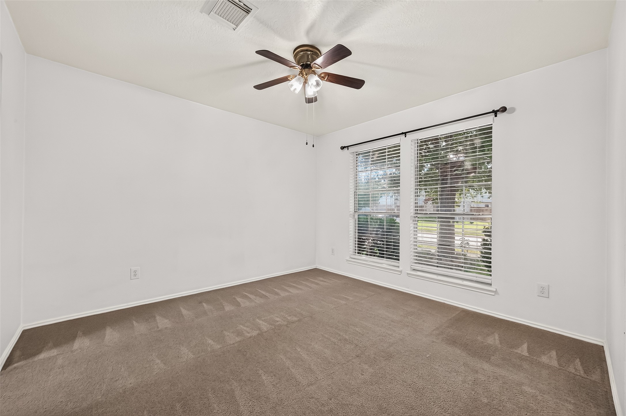 10902 Primrose Acres Lane Property Photo 5