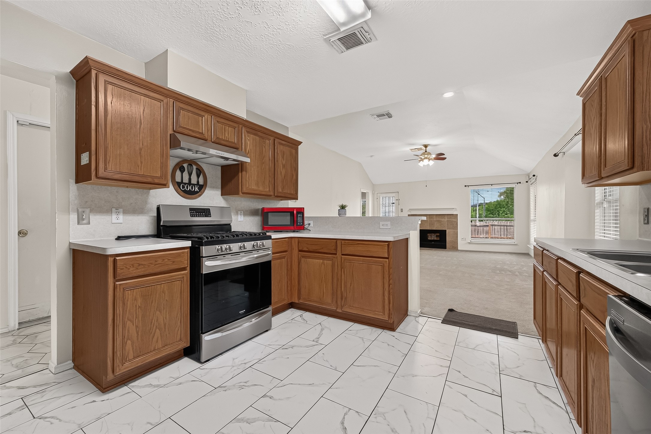 10902 Primrose Acres Lane Property Photo 11