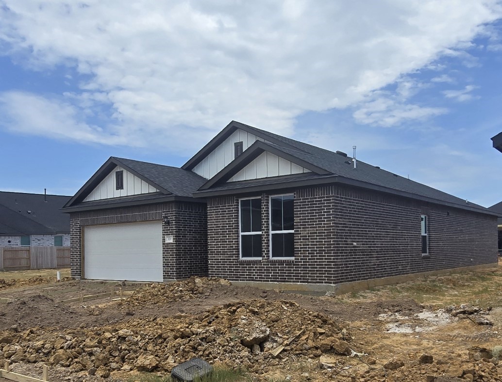520 Deep Sands Drive Property Photo 2