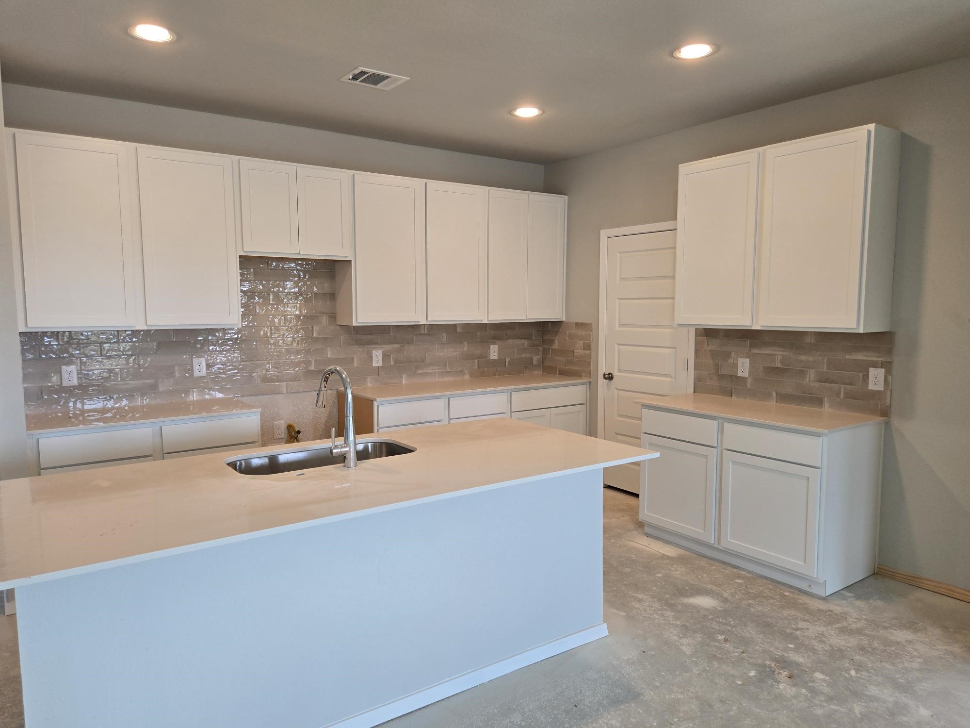 520 Deep Sands Drive Property Photo 3