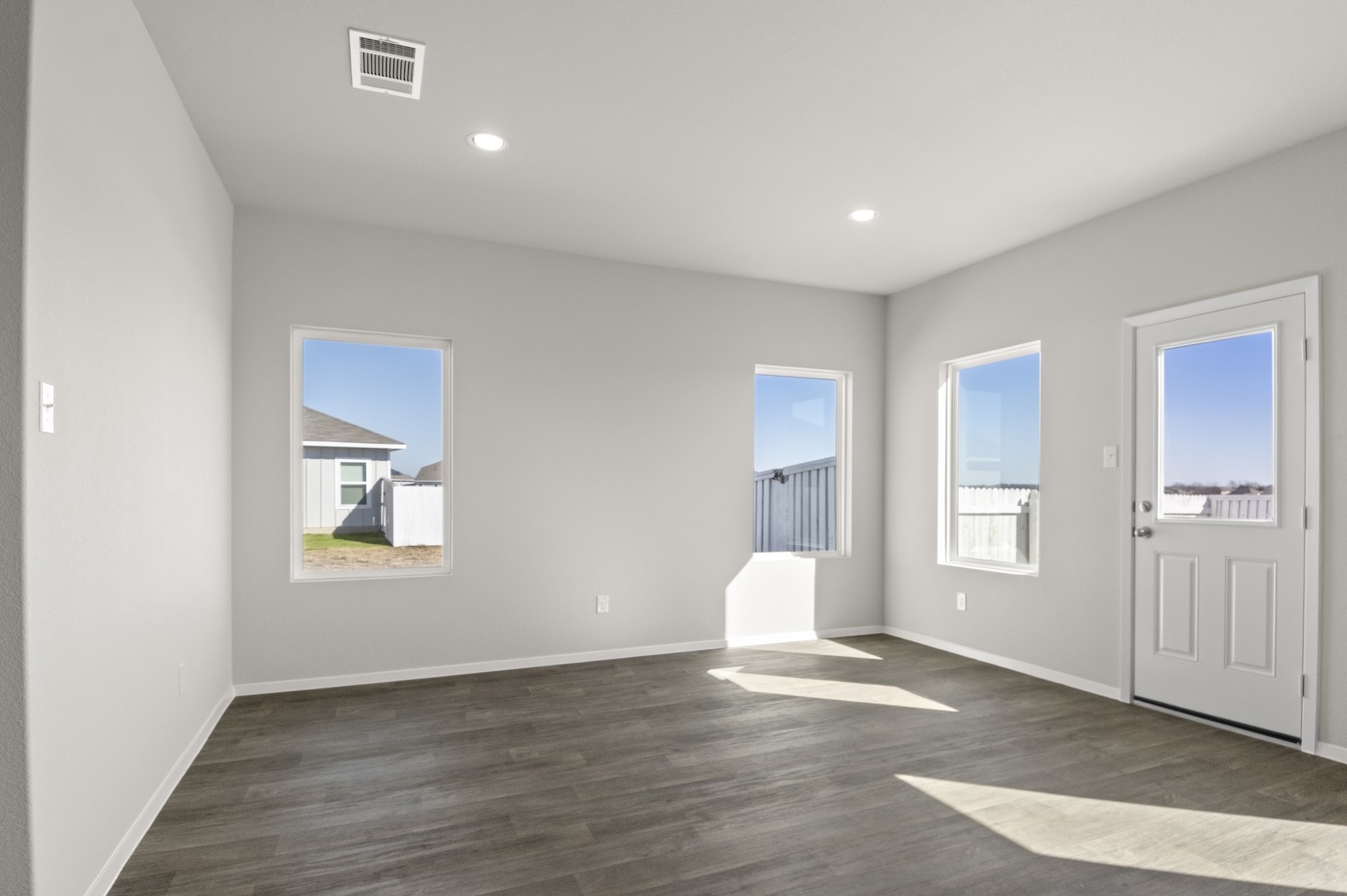 520 Deep Sands Drive Property Photo 10
