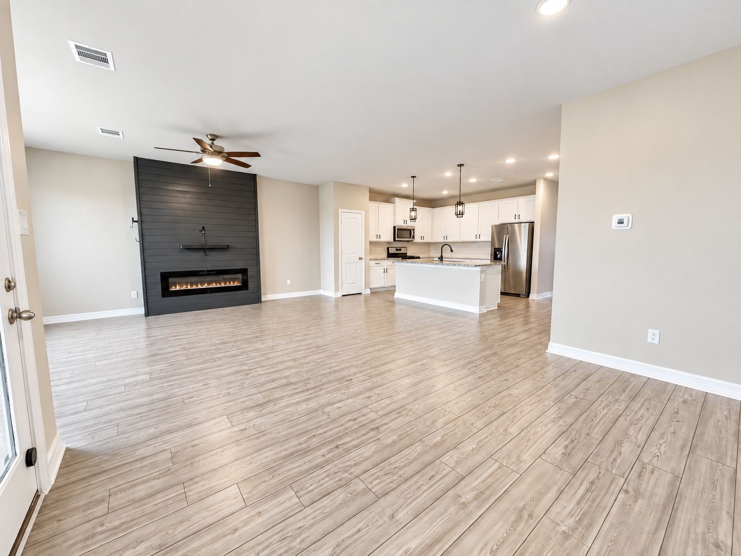 2409 Table Rock Court Property Photo 8