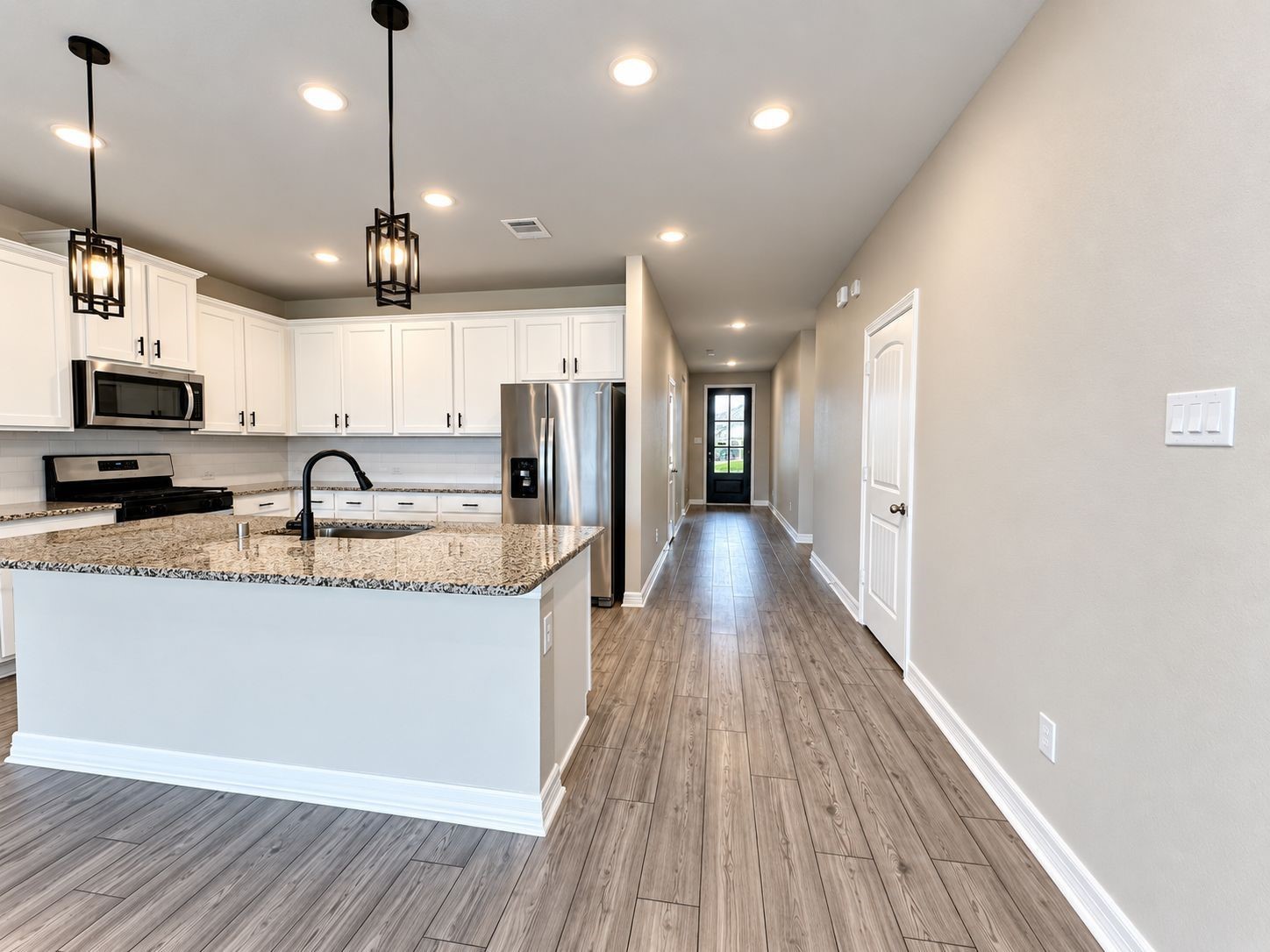 2409 Table Rock Court Property Photo 9