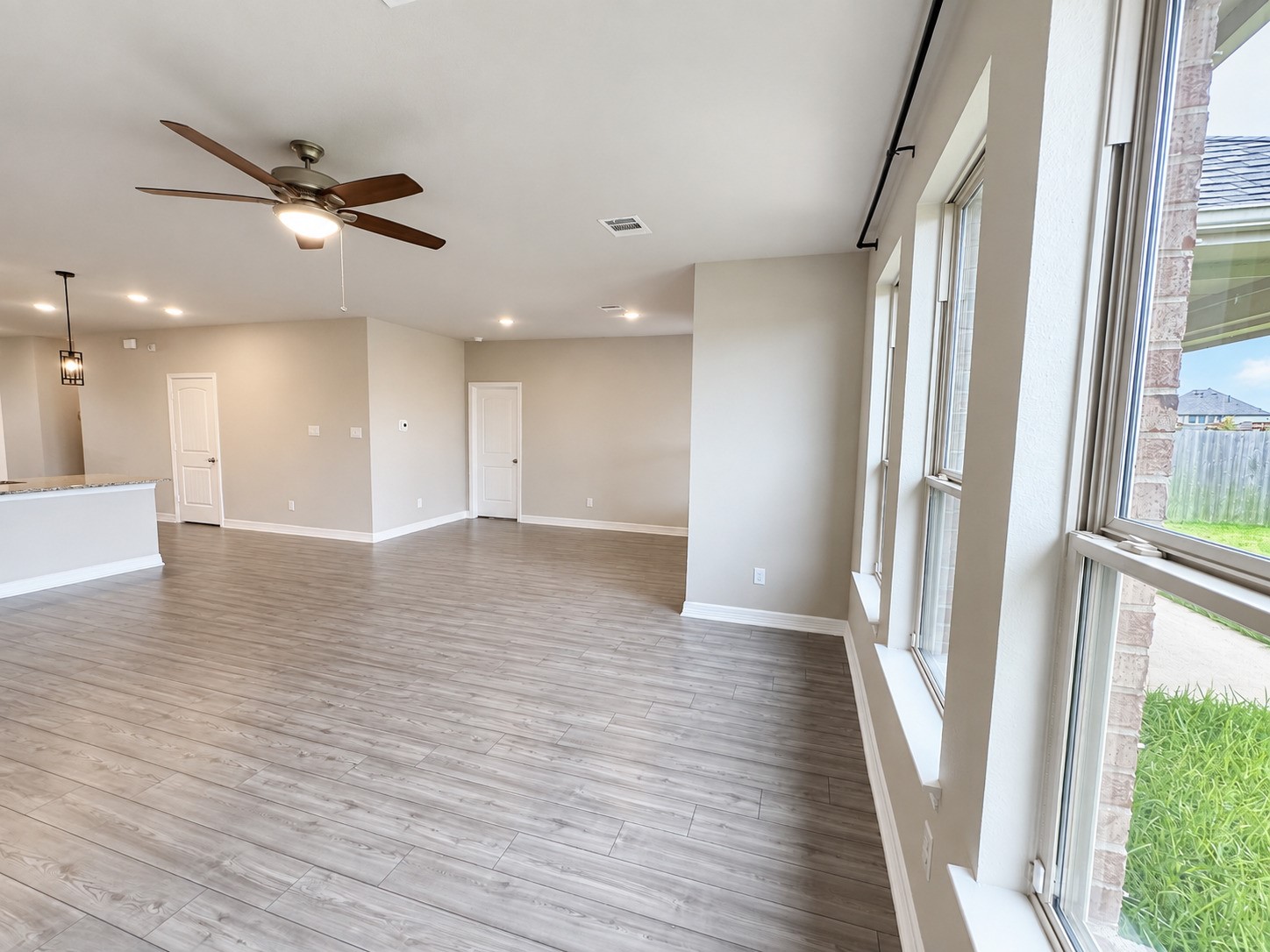 2409 Table Rock Court Property Photo 11