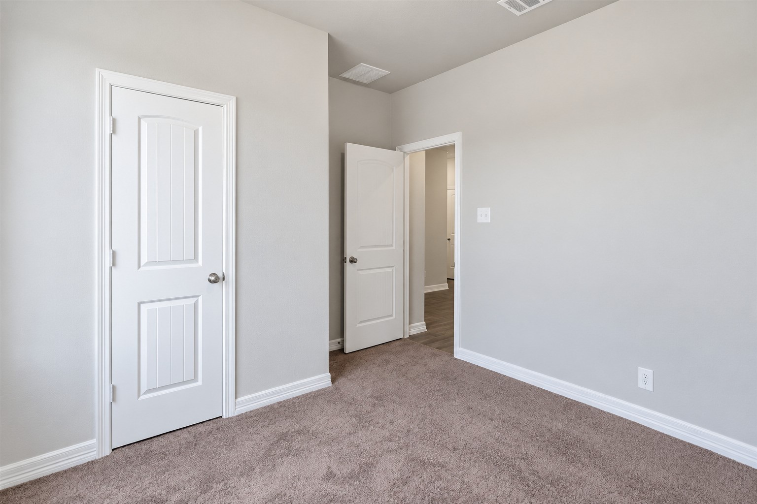 2409 Table Rock Court Property Photo 17
