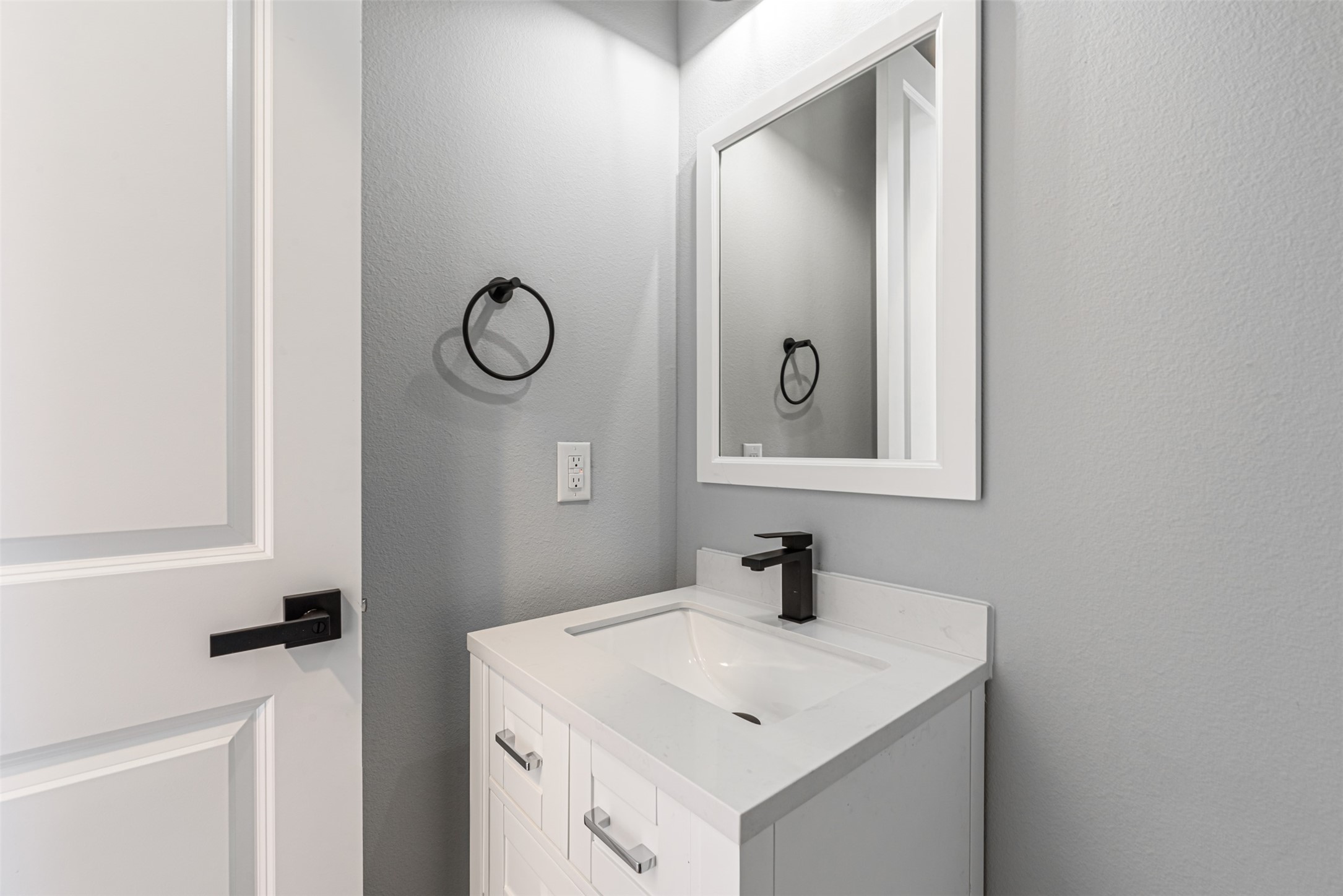 8475 Berry Brush Lane Property Photo 14