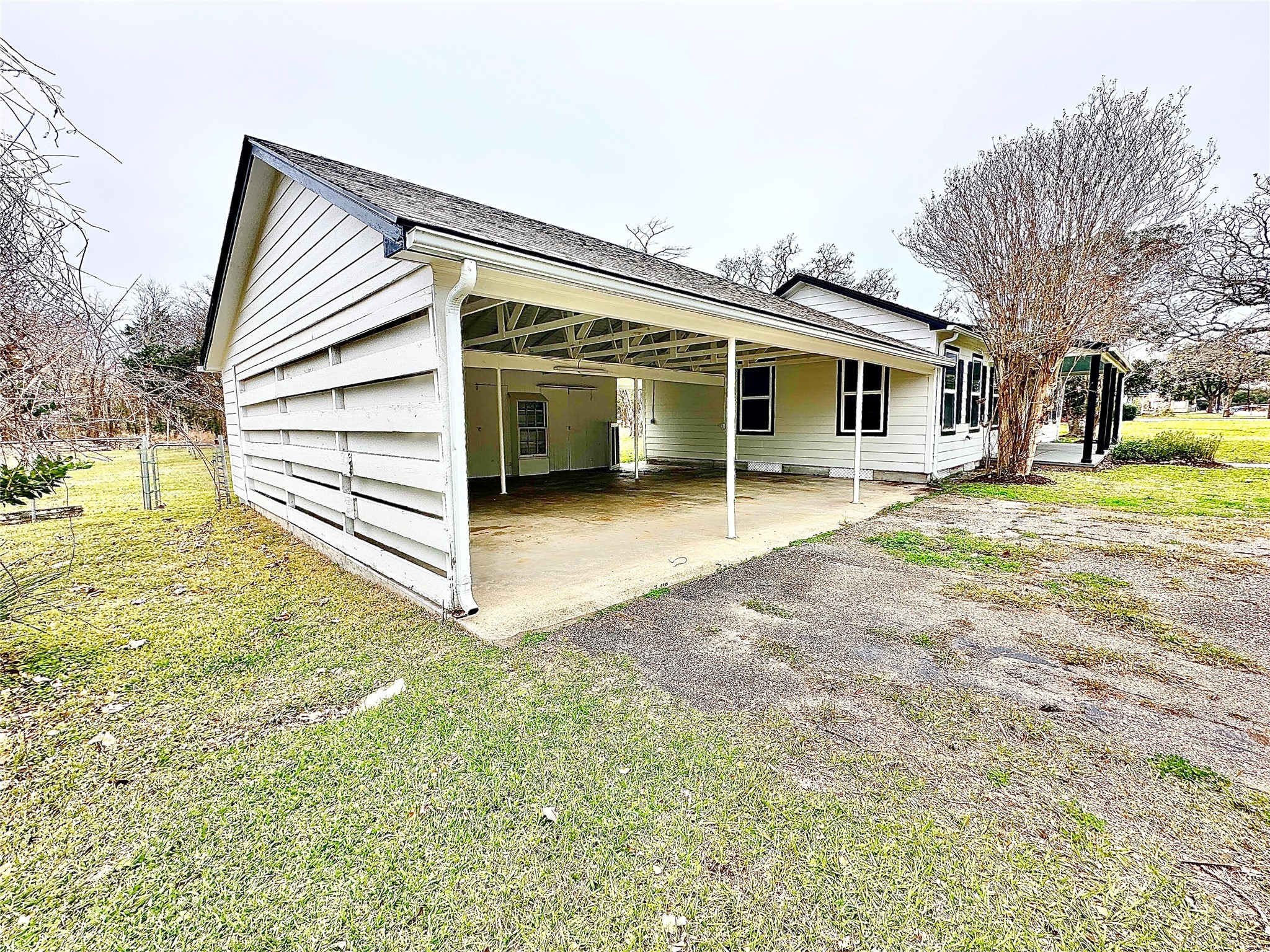 731 S Gilbert Street Property Photo 2