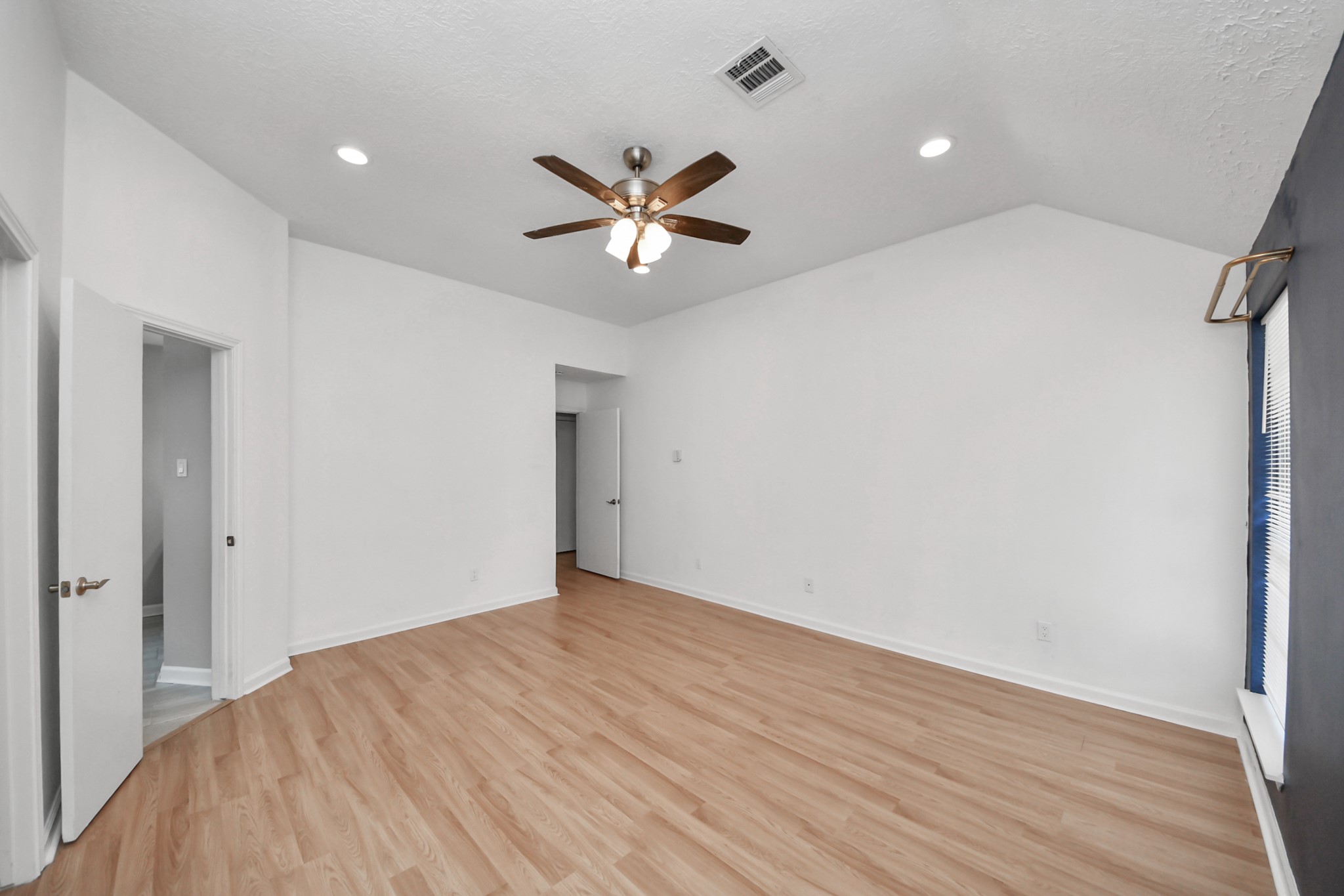 8854 Creek Willow Drive Property Photo 16