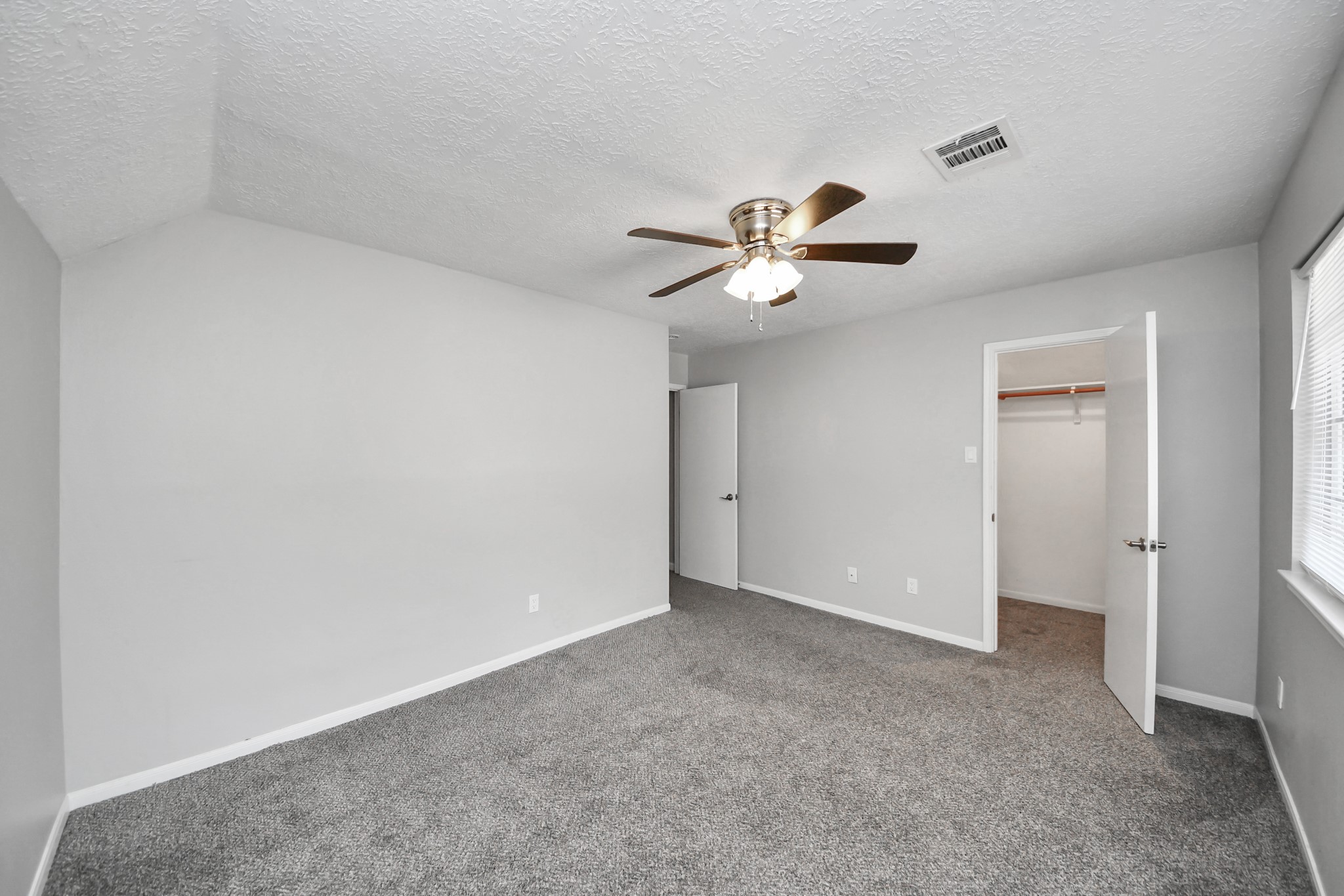 8854 Creek Willow Drive Property Photo 22