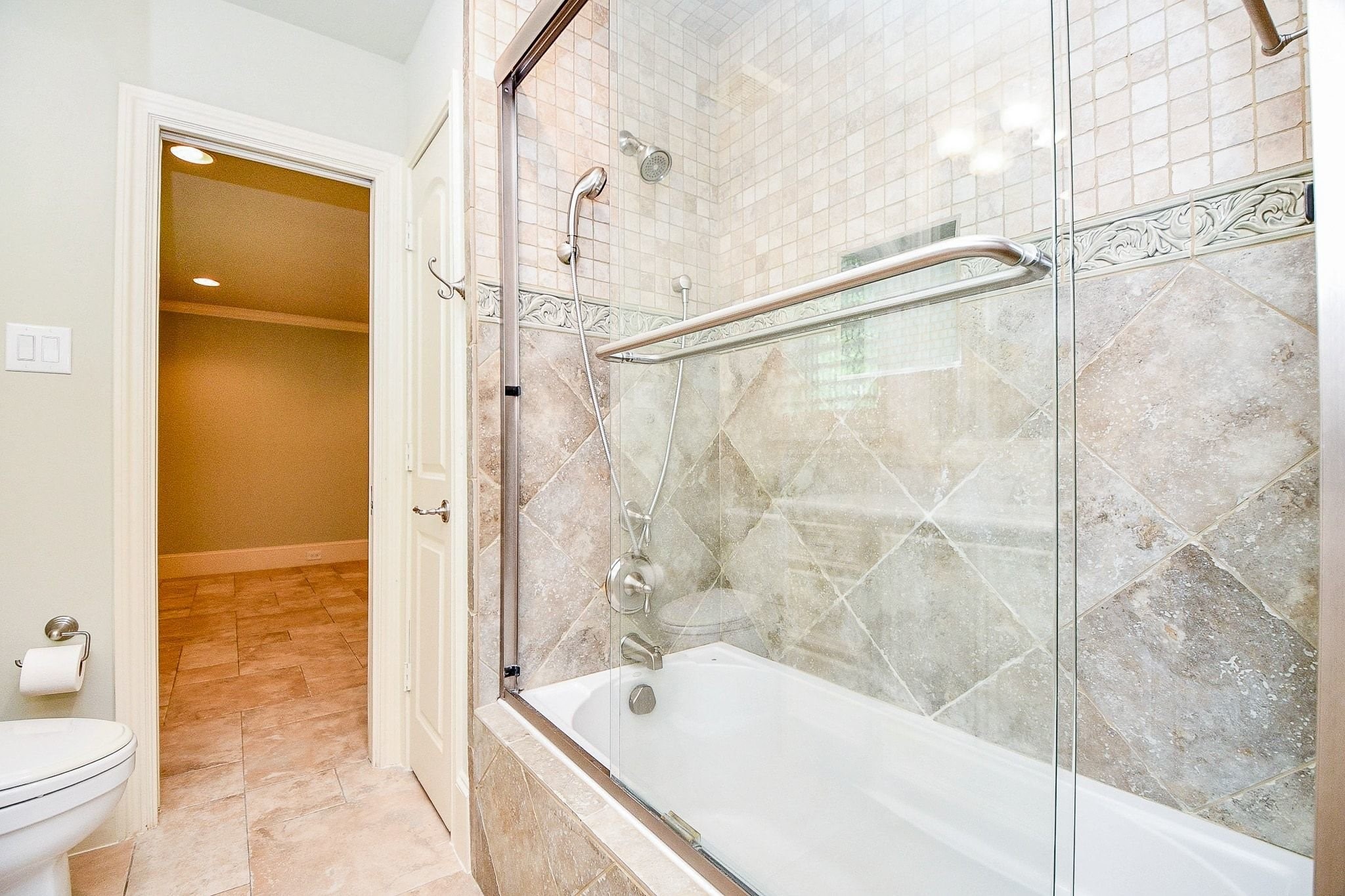 2911 Fontana Drive Property Photo 26