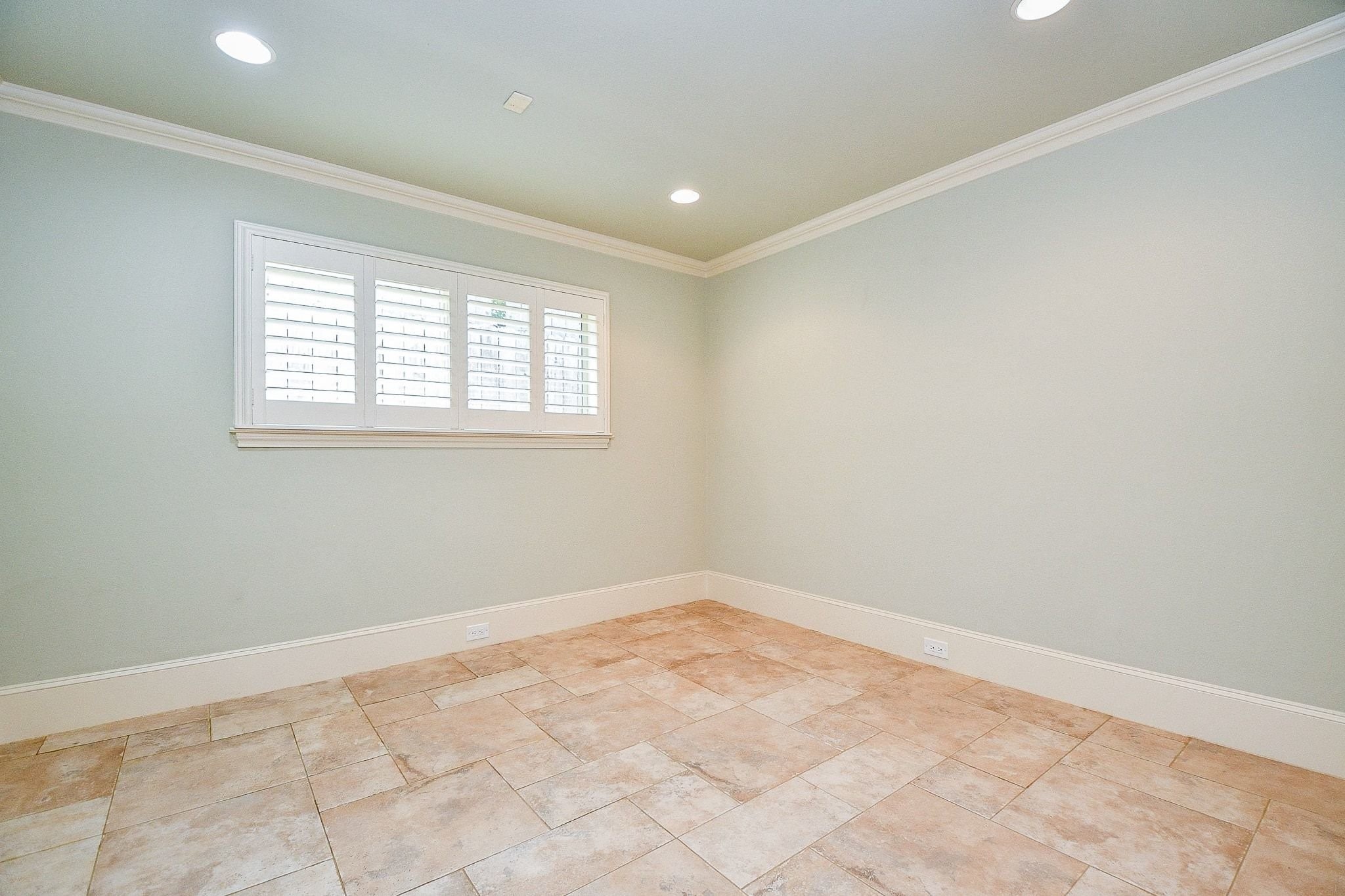 2911 Fontana Drive Property Photo 33