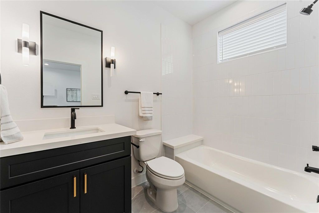2524 Live Oak Street Property Photo 27