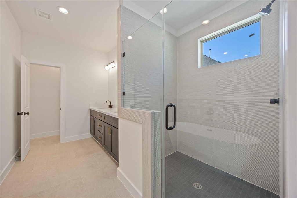 2524 Live Oak Street Property Photo 34