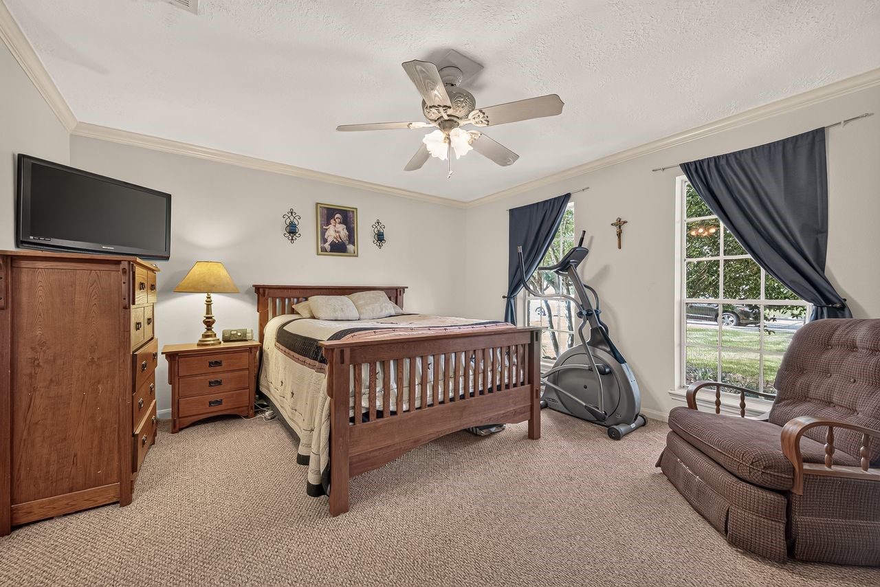 2025 Briar Lane Property Photo 14