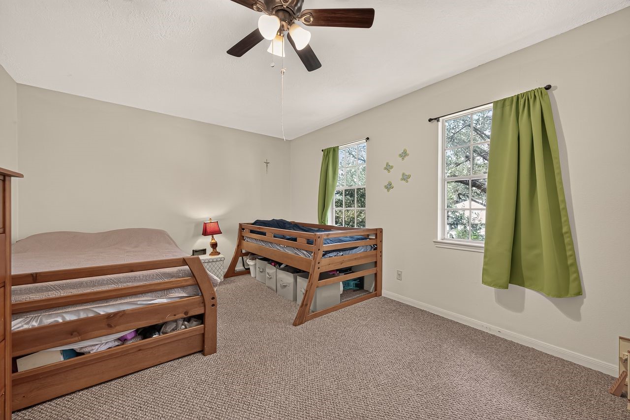 2025 Briar Lane Property Photo 17