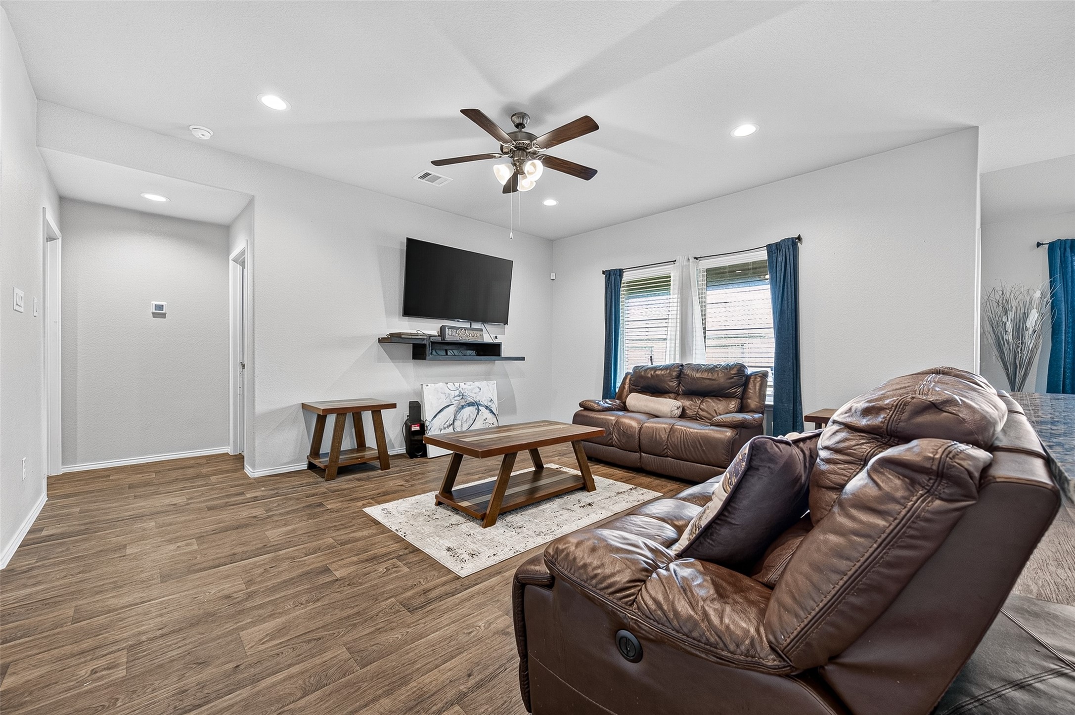 930 Bright Lotus Lane Property Photo 6
