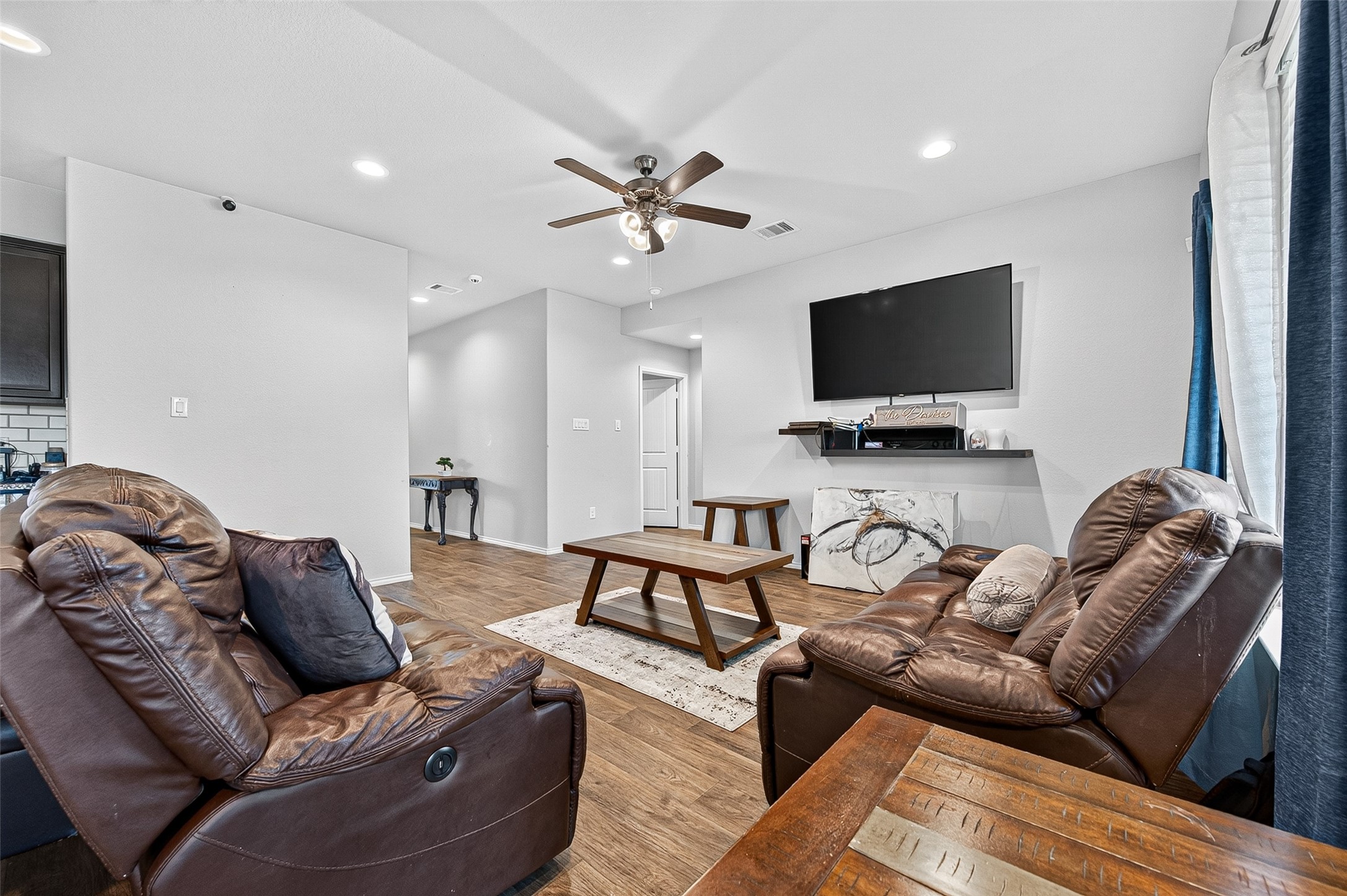 930 Bright Lotus Lane Property Photo 7