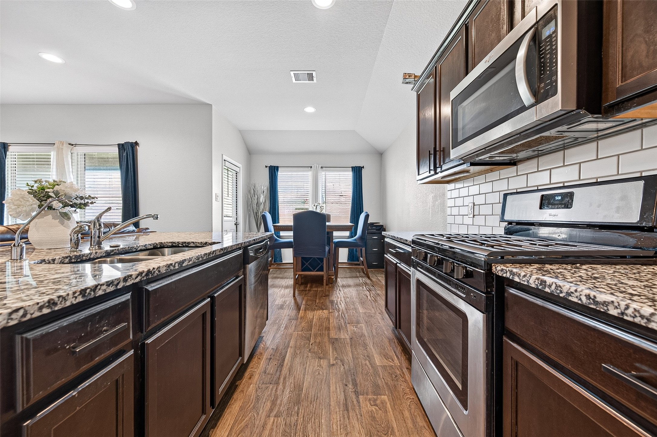 930 Bright Lotus Lane Property Photo 10