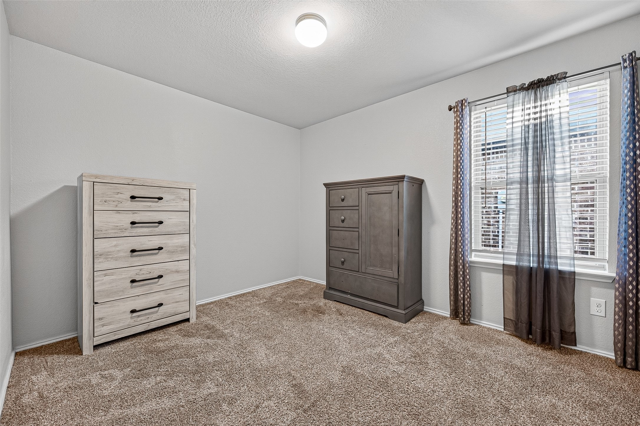 930 Bright Lotus Lane Property Photo 28