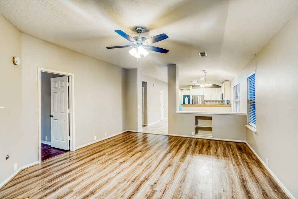10403 Falling River Drive Property Photo 3