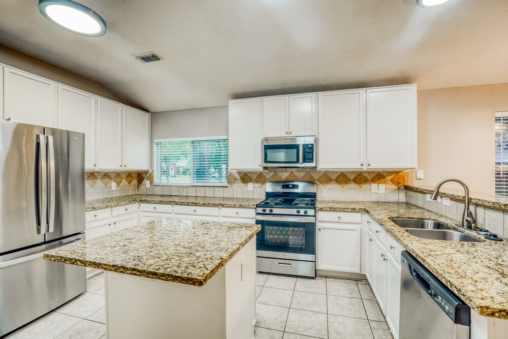 10403 Falling River Drive Property Photo 7