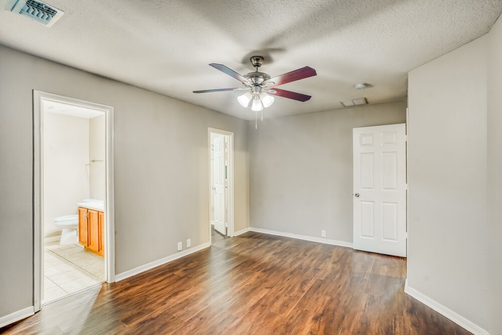 10403 Falling River Drive Property Photo 10