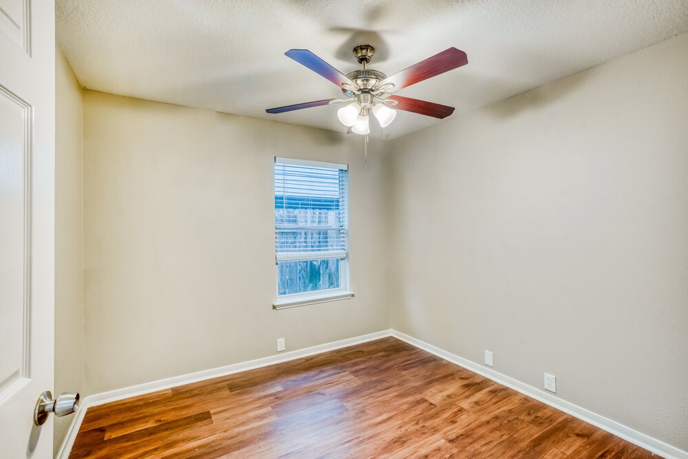 10403 Falling River Drive Property Photo 12