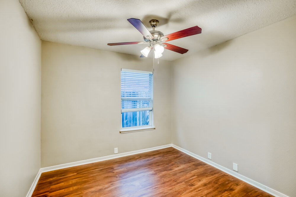 10403 Falling River Drive Property Photo 13