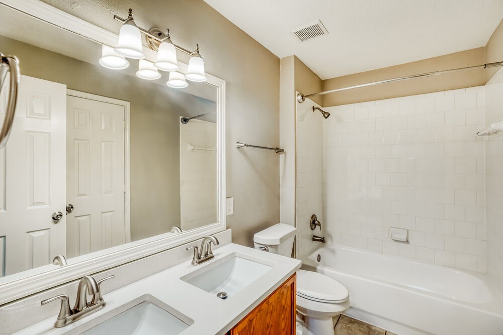 10403 Falling River Drive Property Photo 15