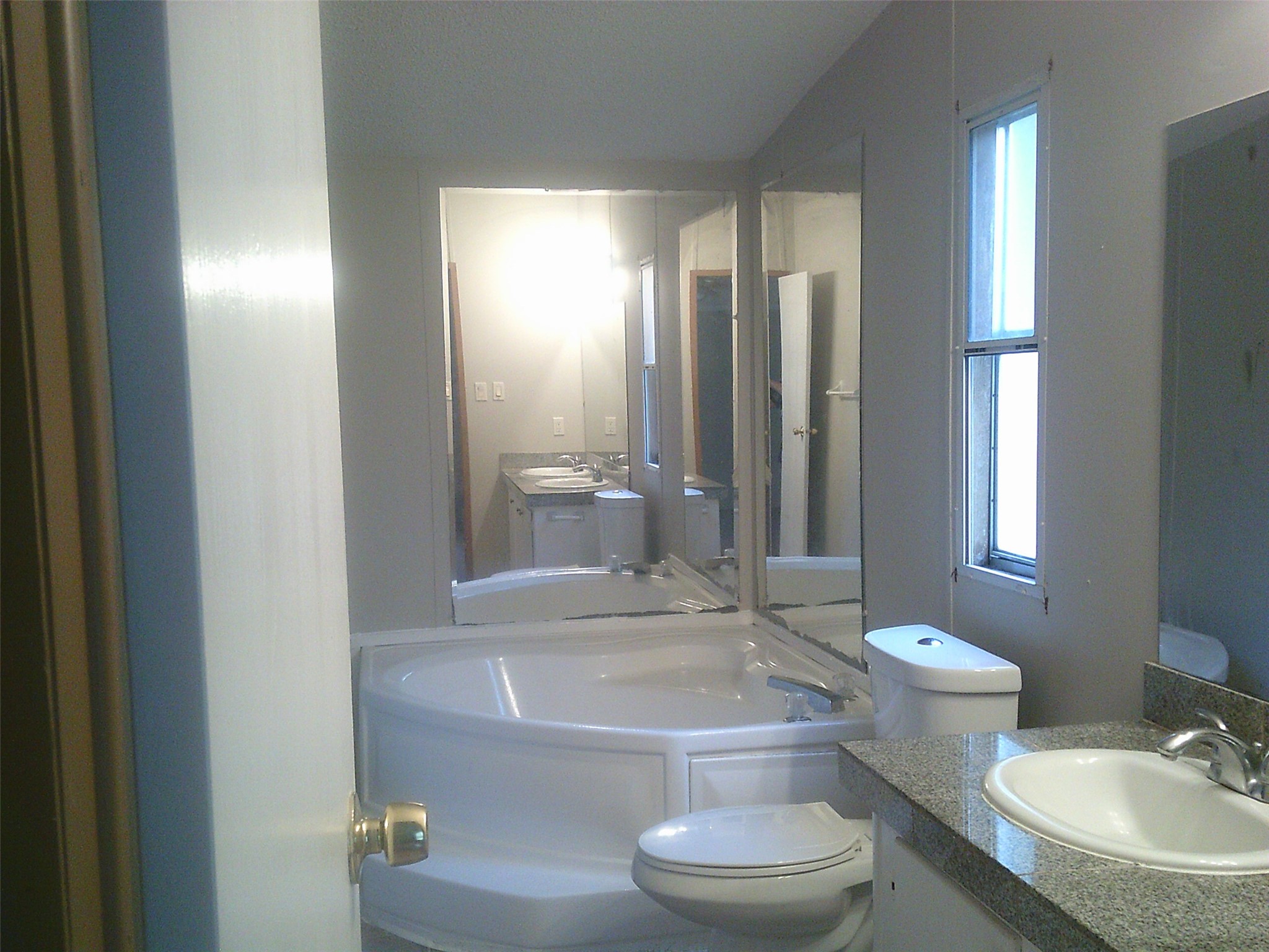 22433 Yancy Road Property Photo 5