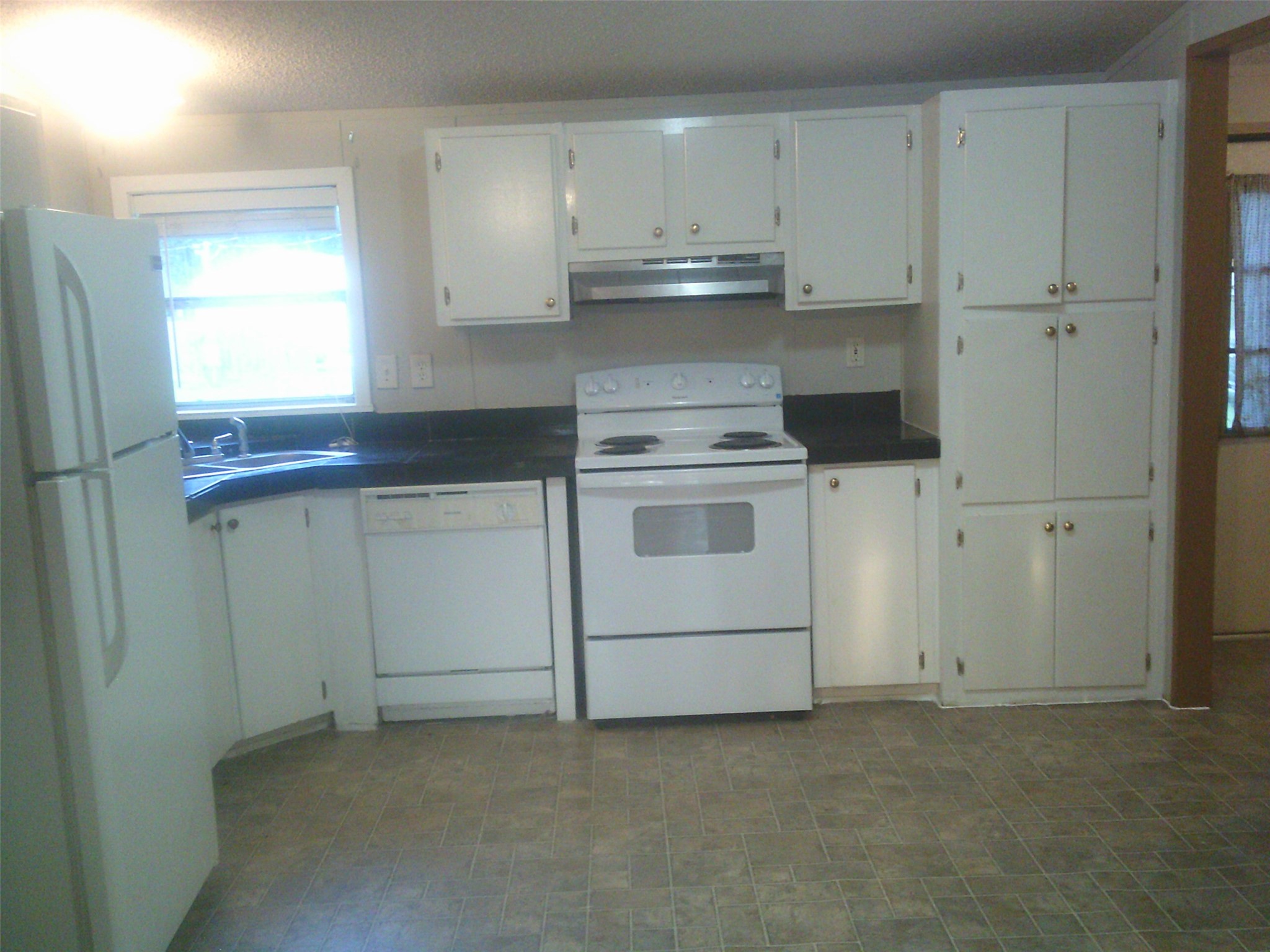 22433 Yancy Road Property Photo 6