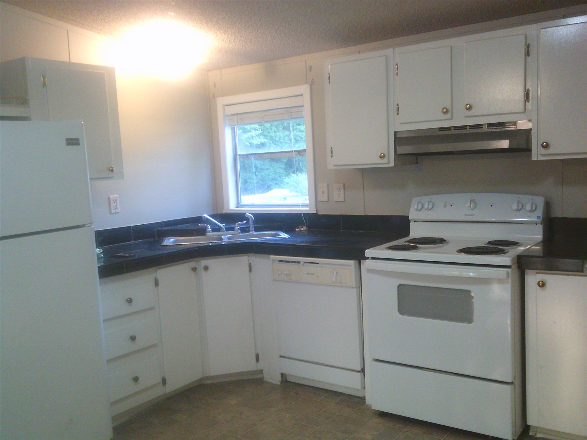 22433 Yancy Road Property Photo 8
