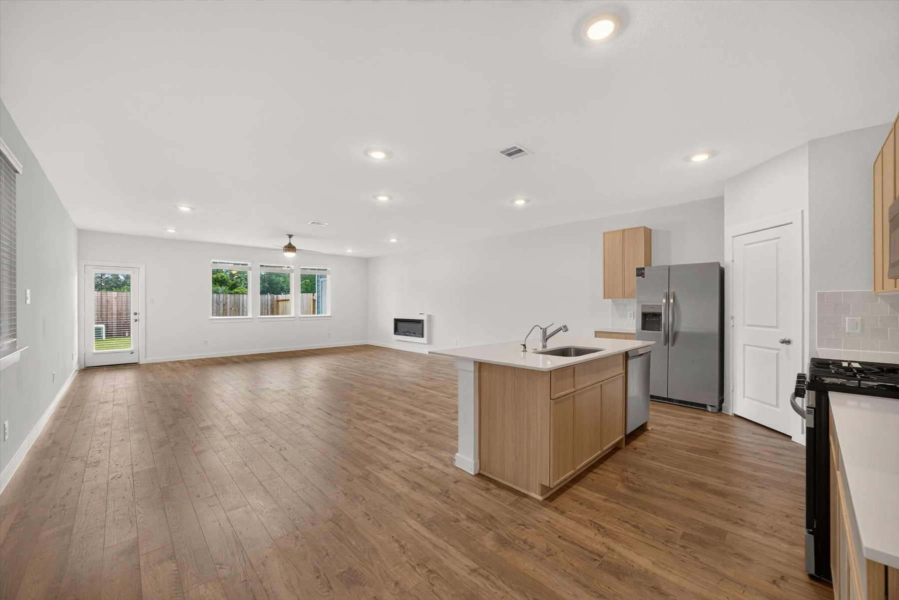 28126 Meadowlark Sky Drive Property Photo 5