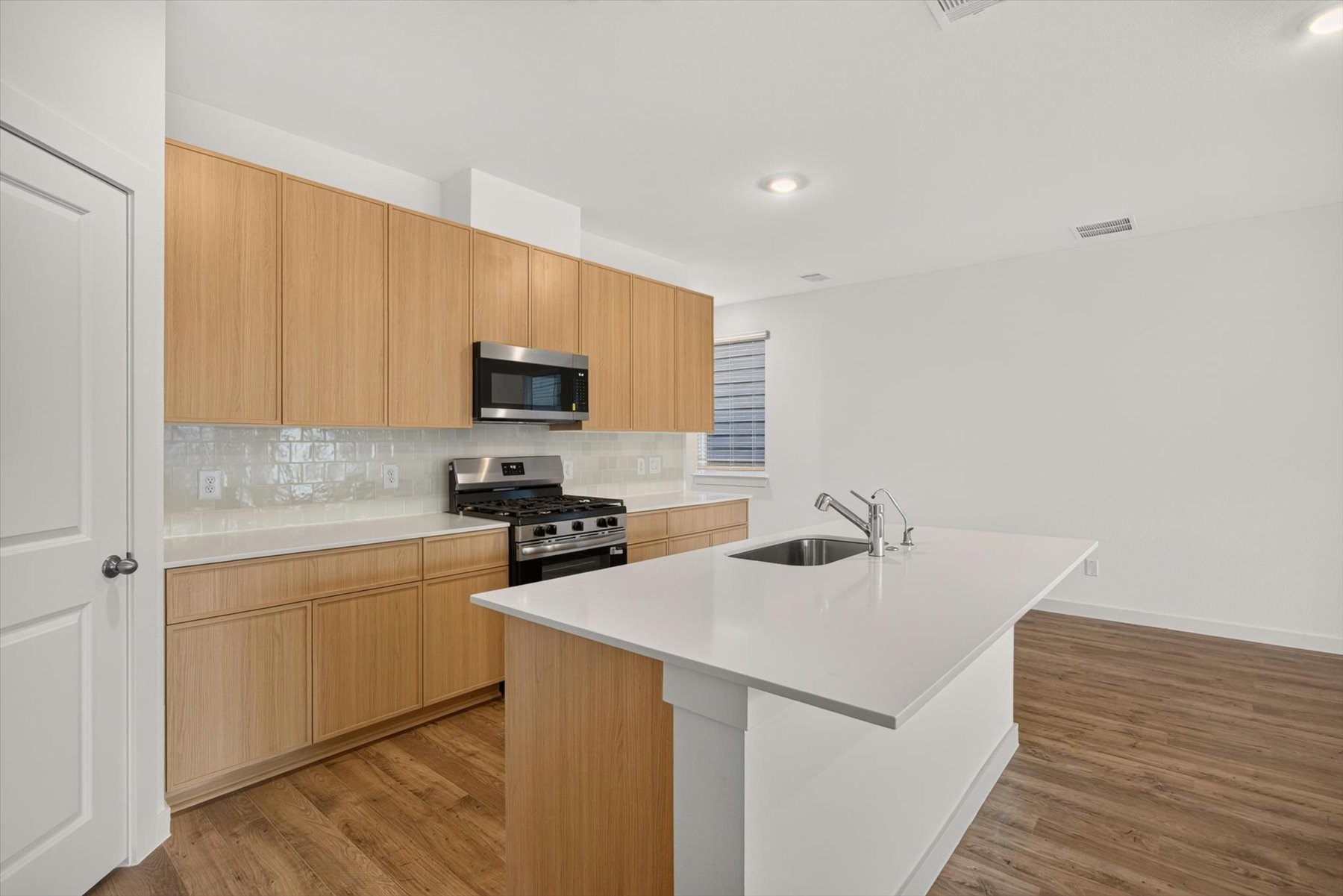 28126 Meadowlark Sky Drive Property Photo 7