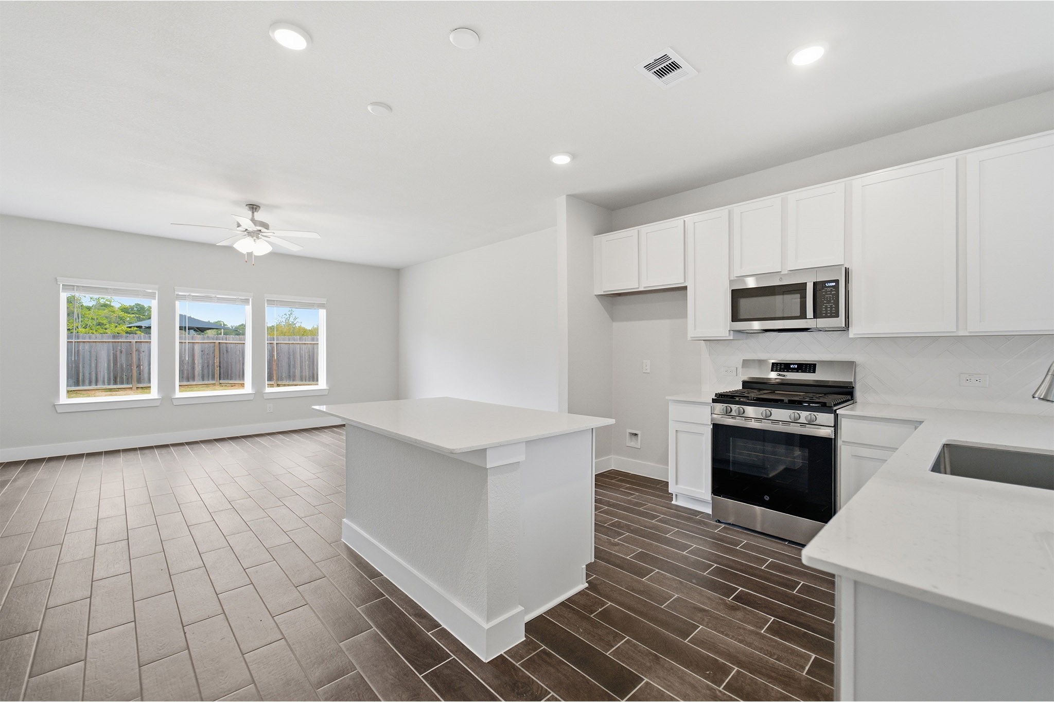 14414 High Hill Drive Property Photo 12