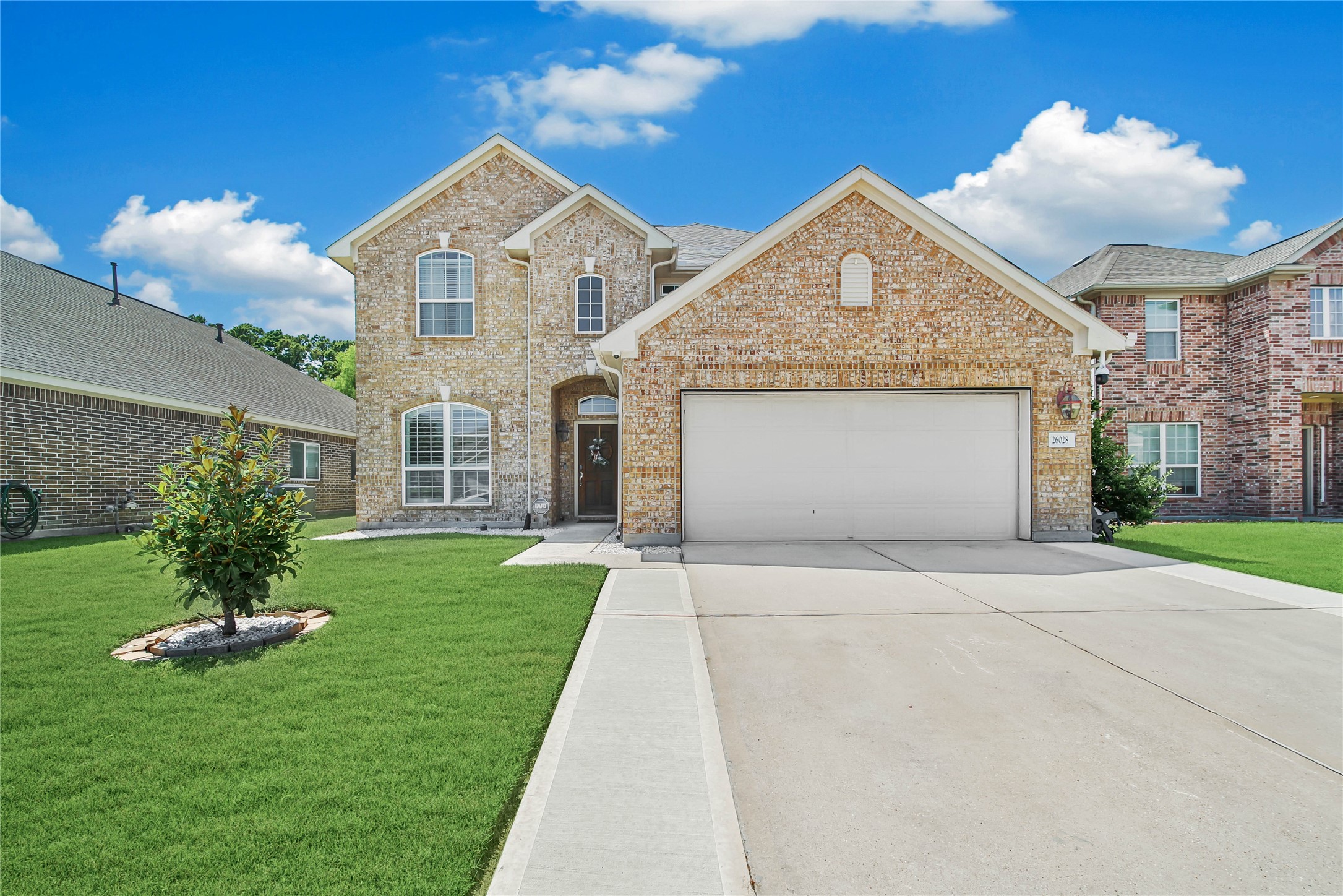 26028 Hasting Ridge Lane Property Photo 1
