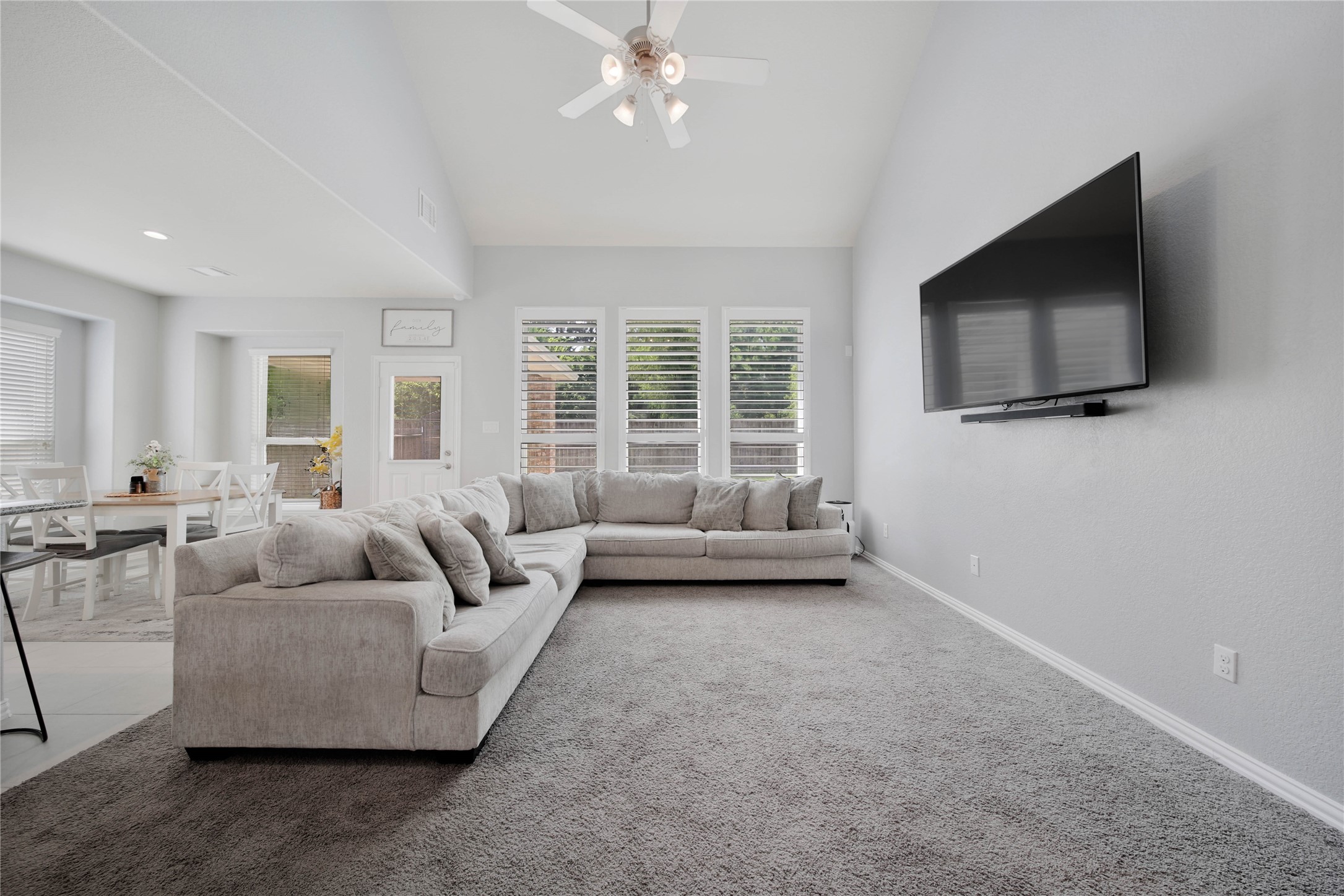 26028 Hasting Ridge Lane Property Photo 7