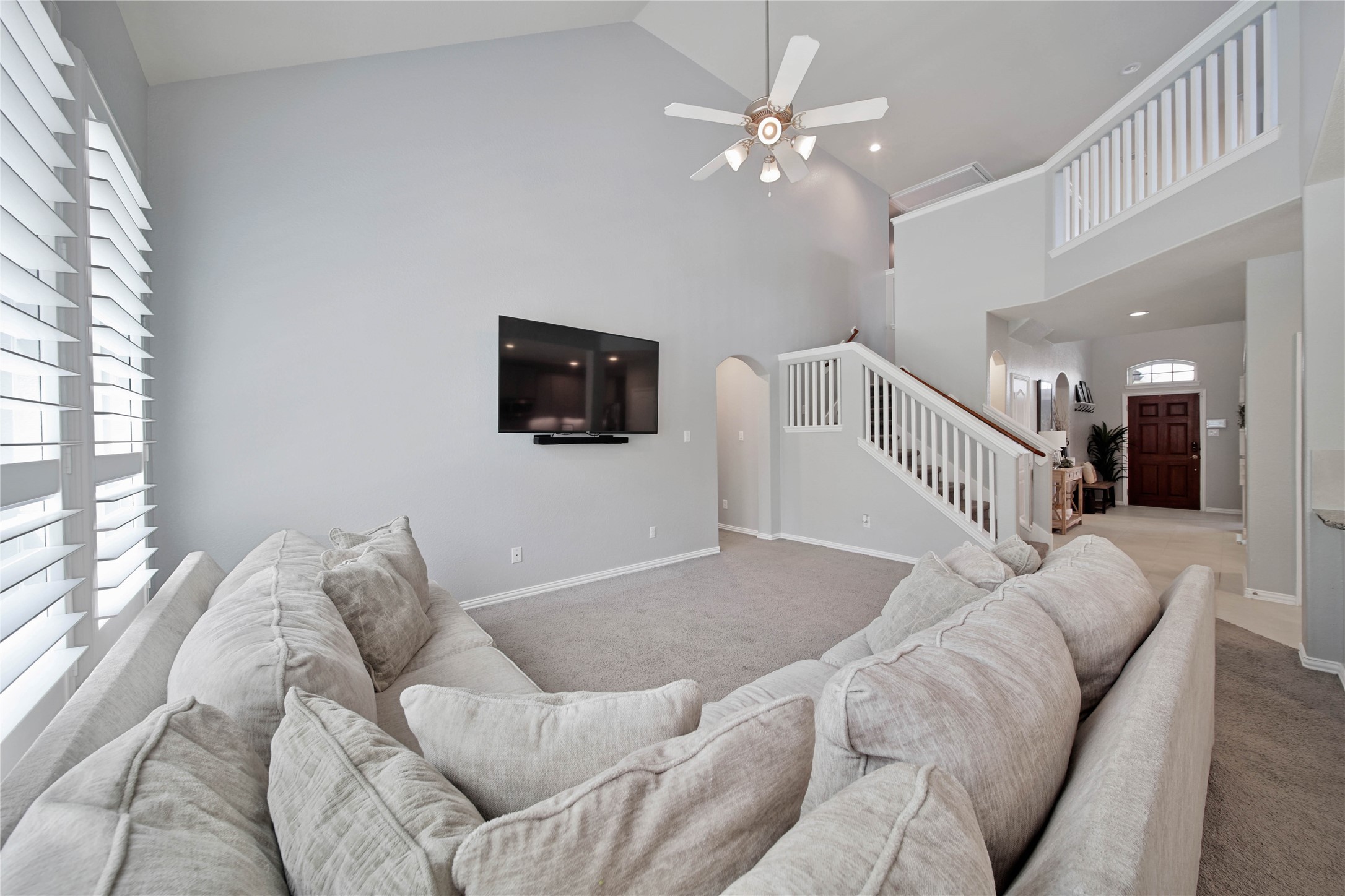 26028 Hasting Ridge Lane Property Photo 9