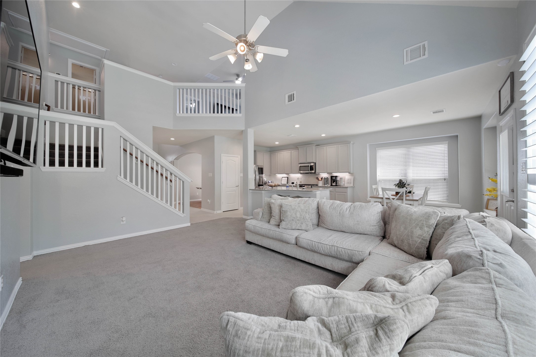 26028 Hasting Ridge Lane Property Photo 10